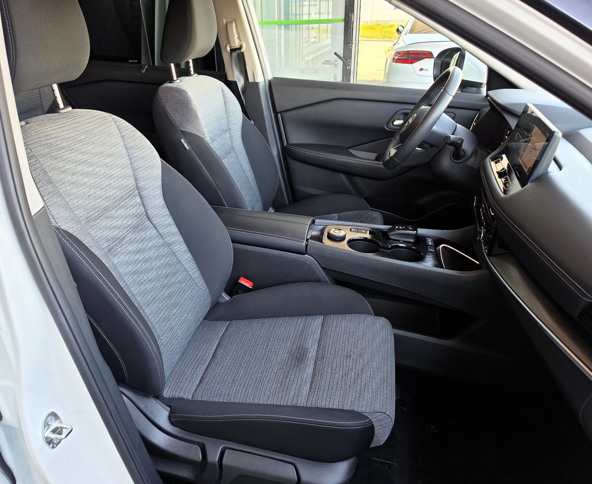 NISSAN X-Trail 1.5 VC-T N-Connecta e-4orce 4WD 7 Plätzer-image-4