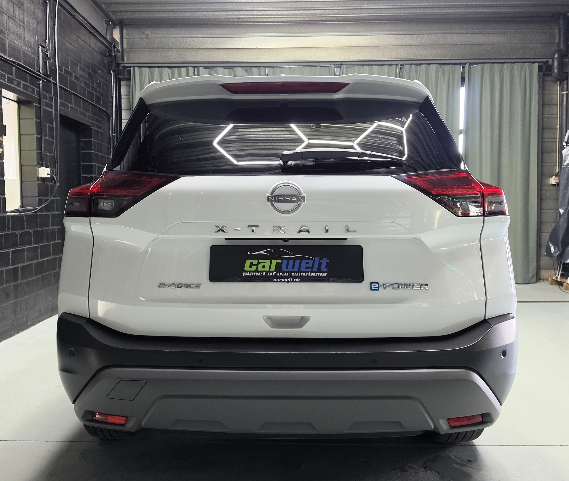 NISSAN X-Trail 1.5 VC-T N-Connecta e-4orce 4WD 7 Plätzer-image-3