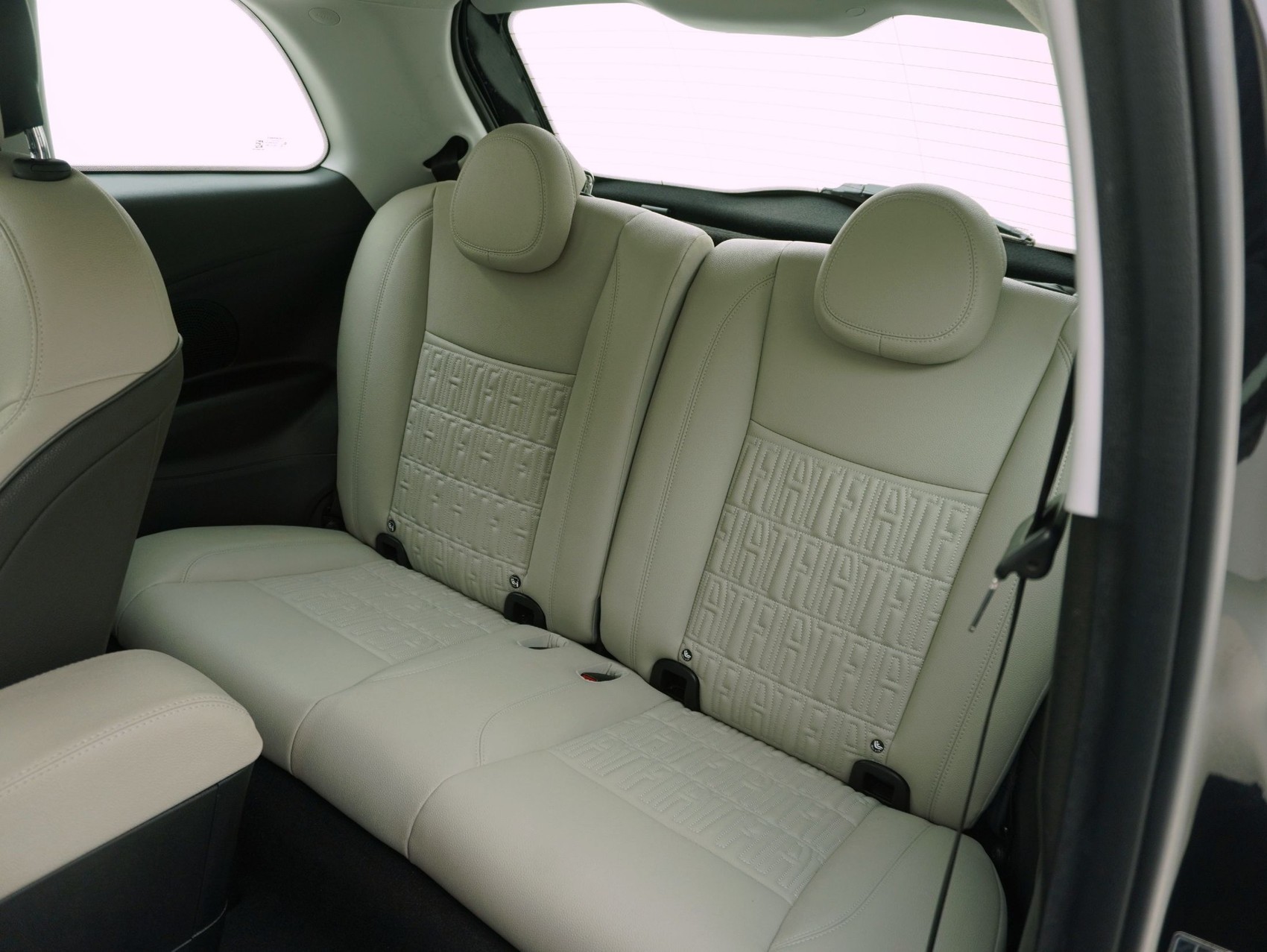 FIAT 500 La Prima-image-11