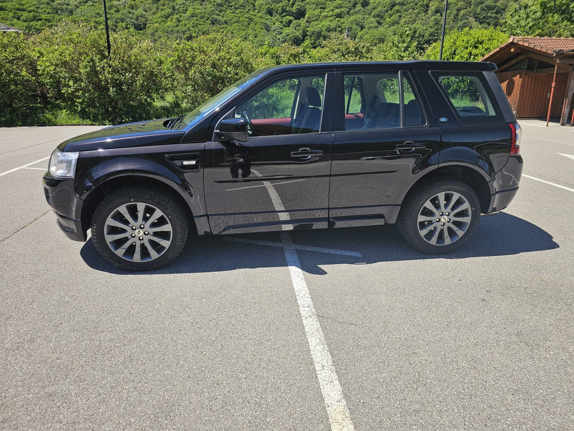 LAND ROVER Freelander 2.2 SD4 HSE Luxury Automatic-image-4
