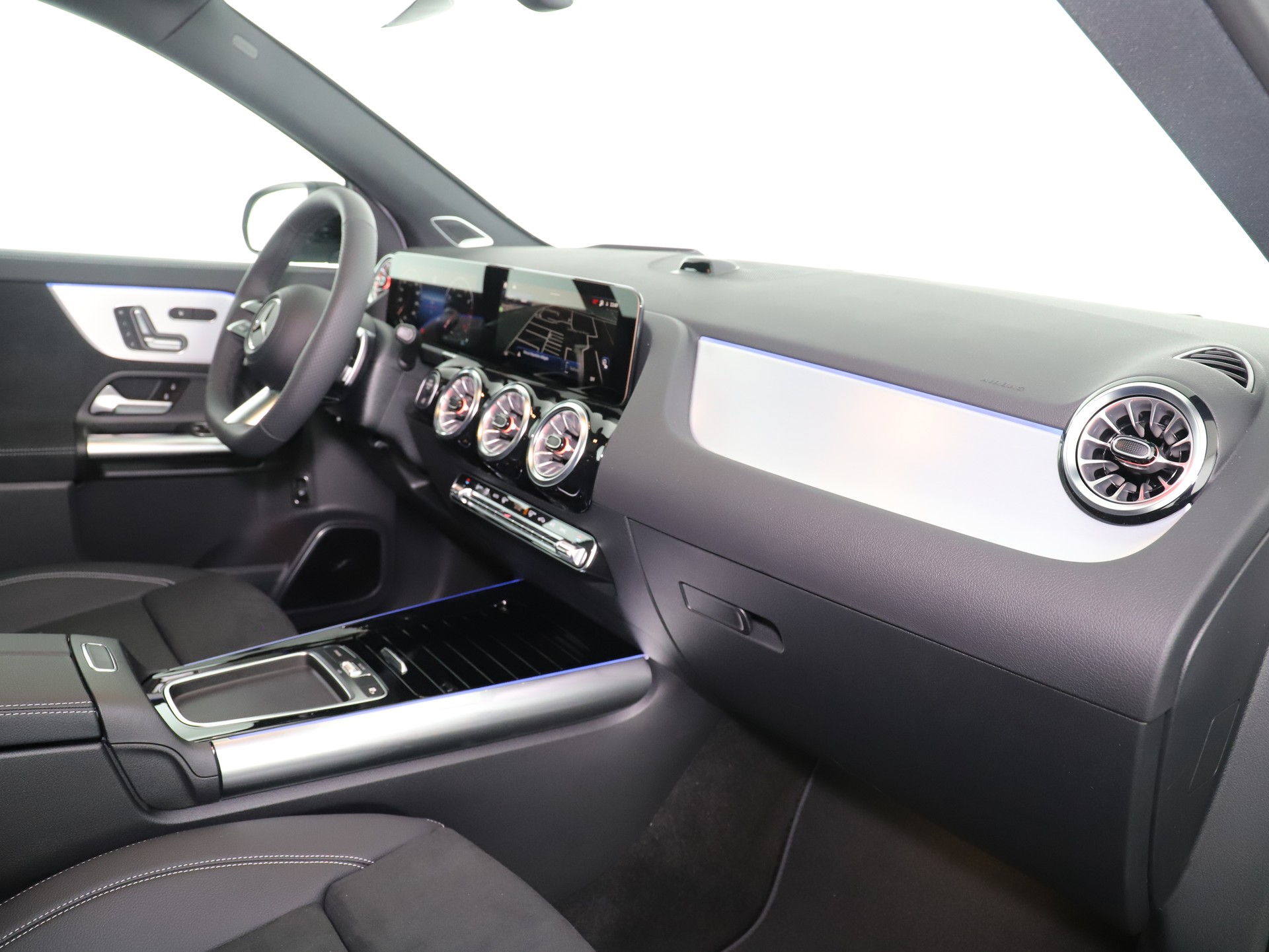 MERCEDES-BENZ GLA 200 Night Star 7G-D-image-11