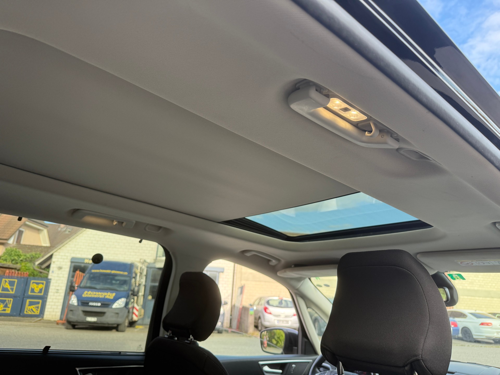 FORD Galaxy 2.5 FHEV Titanium 5Pl CVT 7 Plätze-image-8