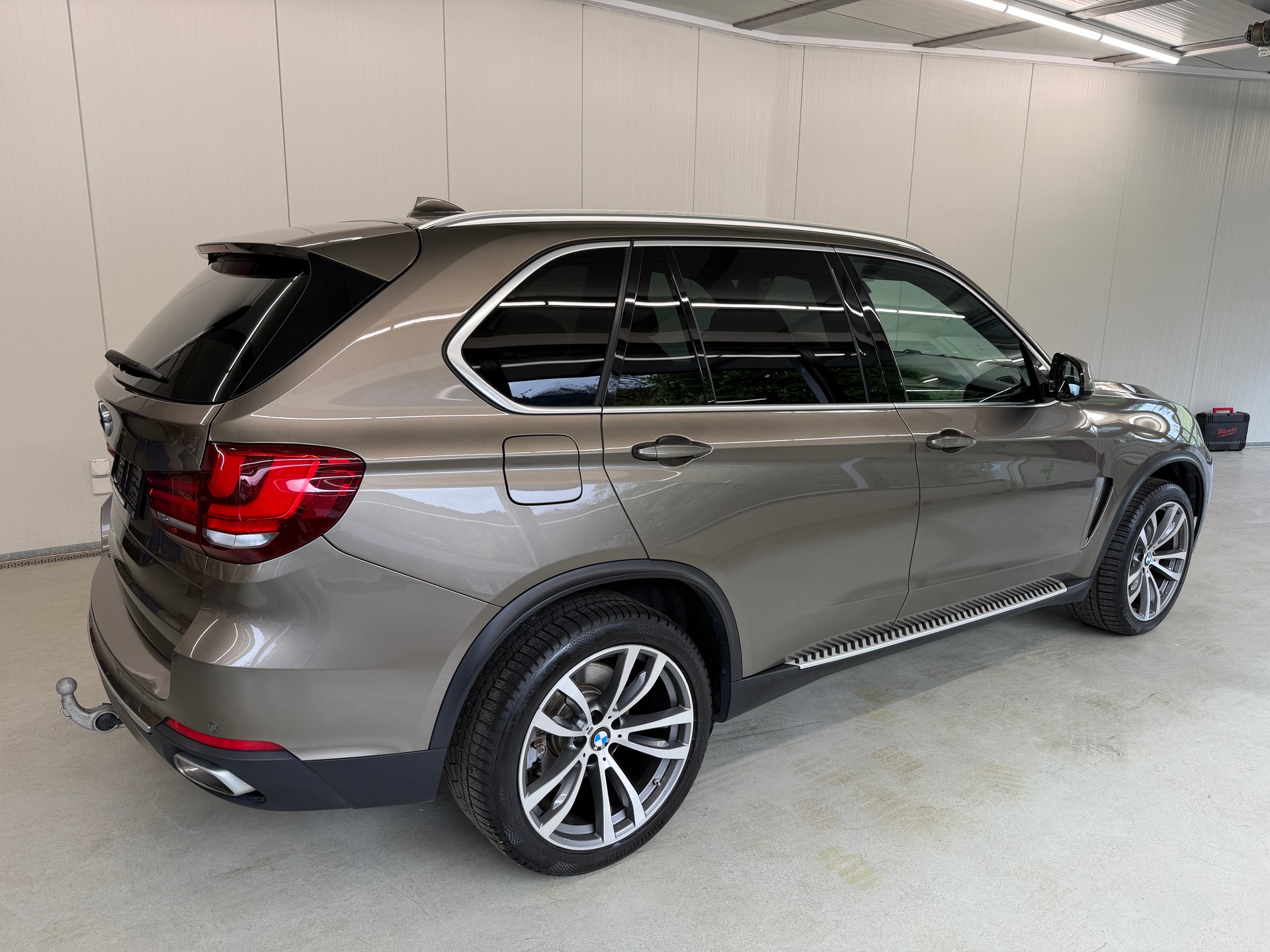 BMW X5 xDrive 40d Steptronic-showroom-element-3