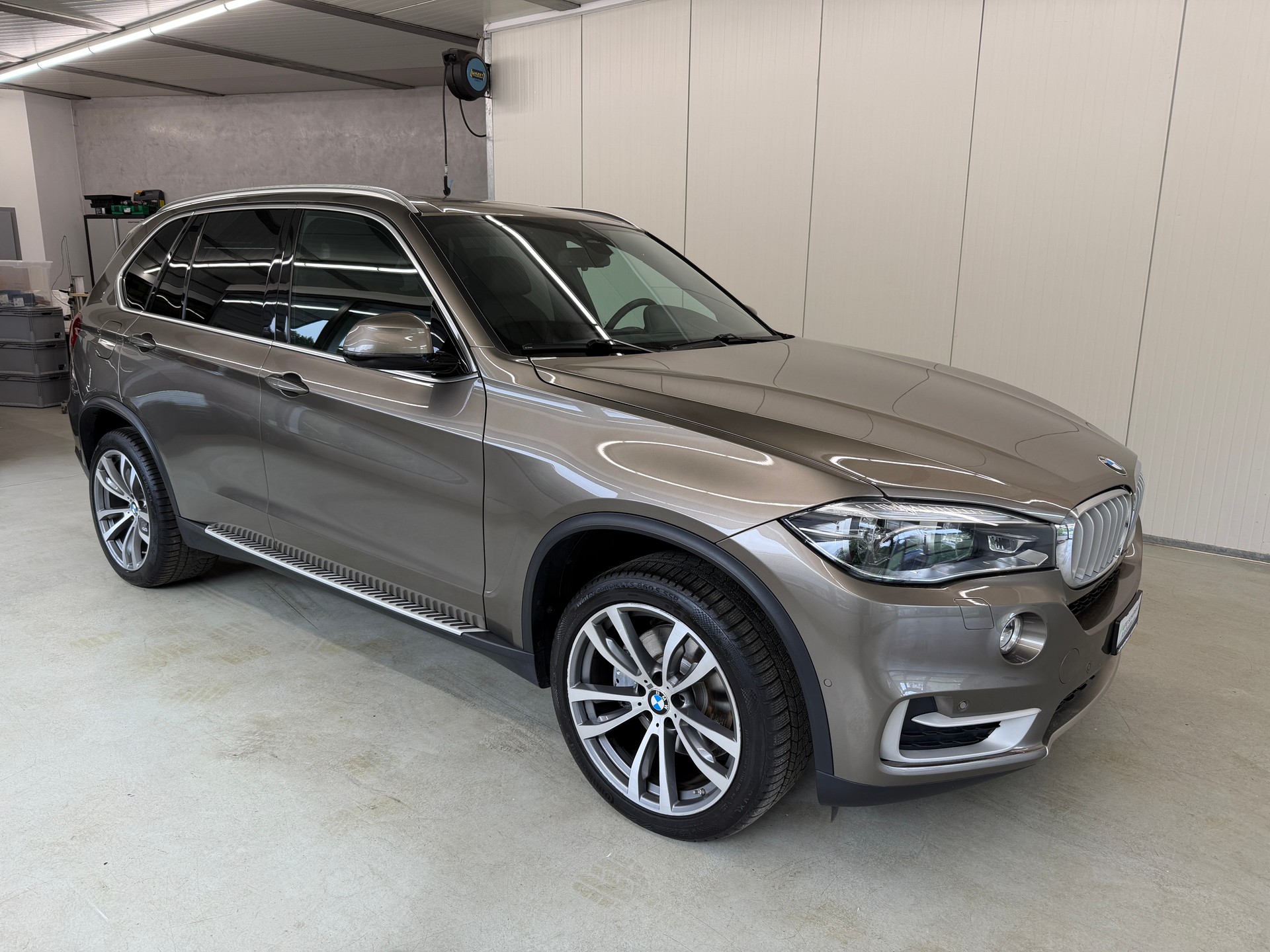 BMW X5 xDrive 40d Steptronic-showroom-element-1
