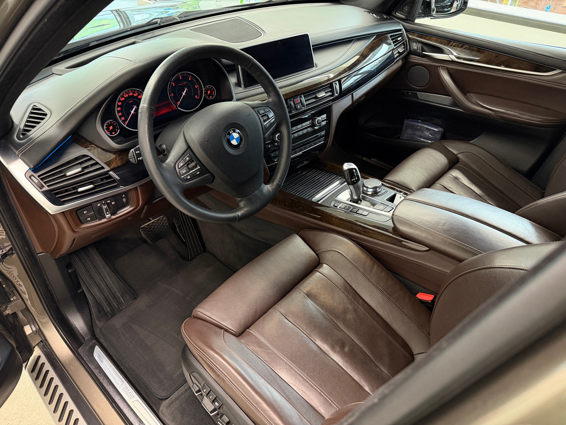 BMW X5 xDrive 40d Steptronic-image-12