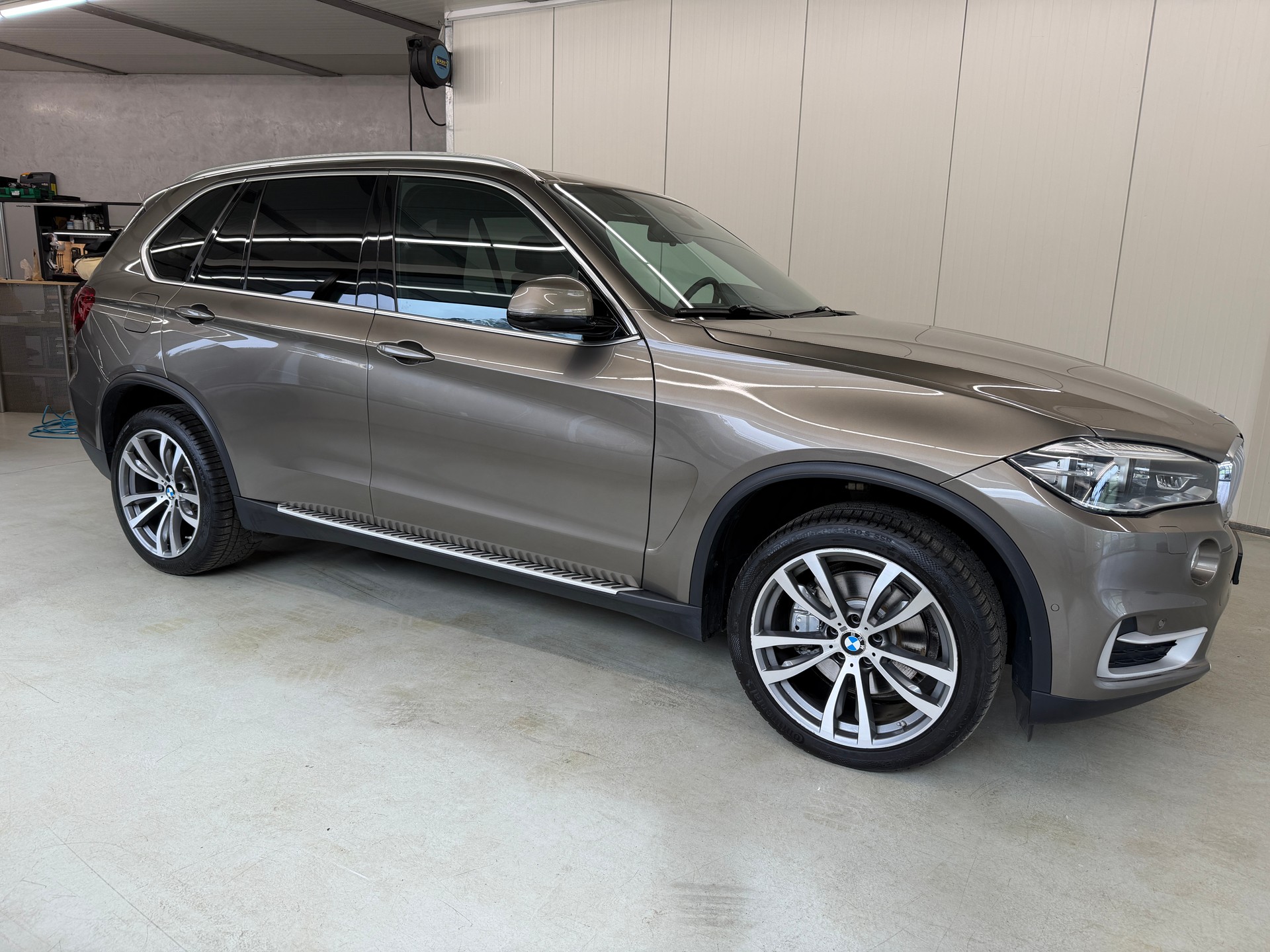 BMW X5 xDrive 40d Steptronic-showroom-element-2