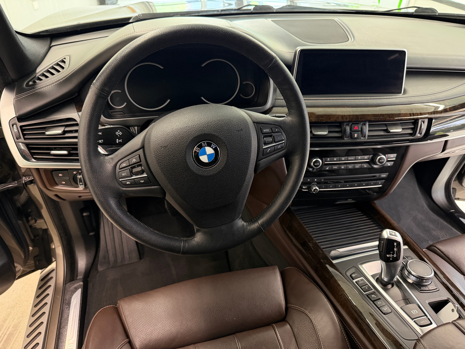 BMW X5 xDrive 40d Steptronic-image-25