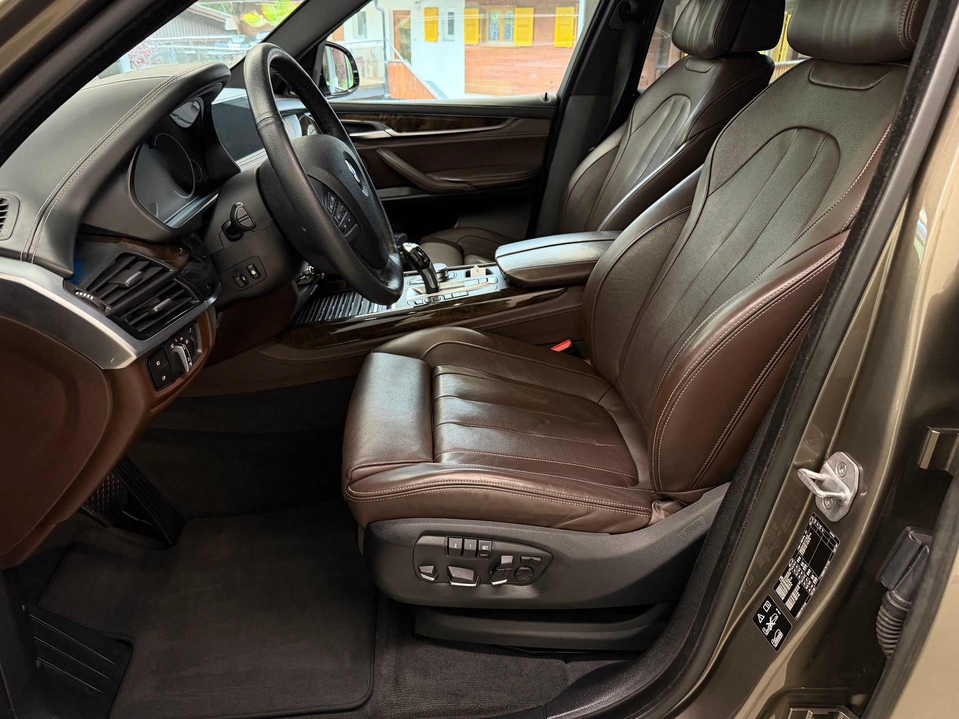 BMW X5 xDrive 40d Steptronic-image-15