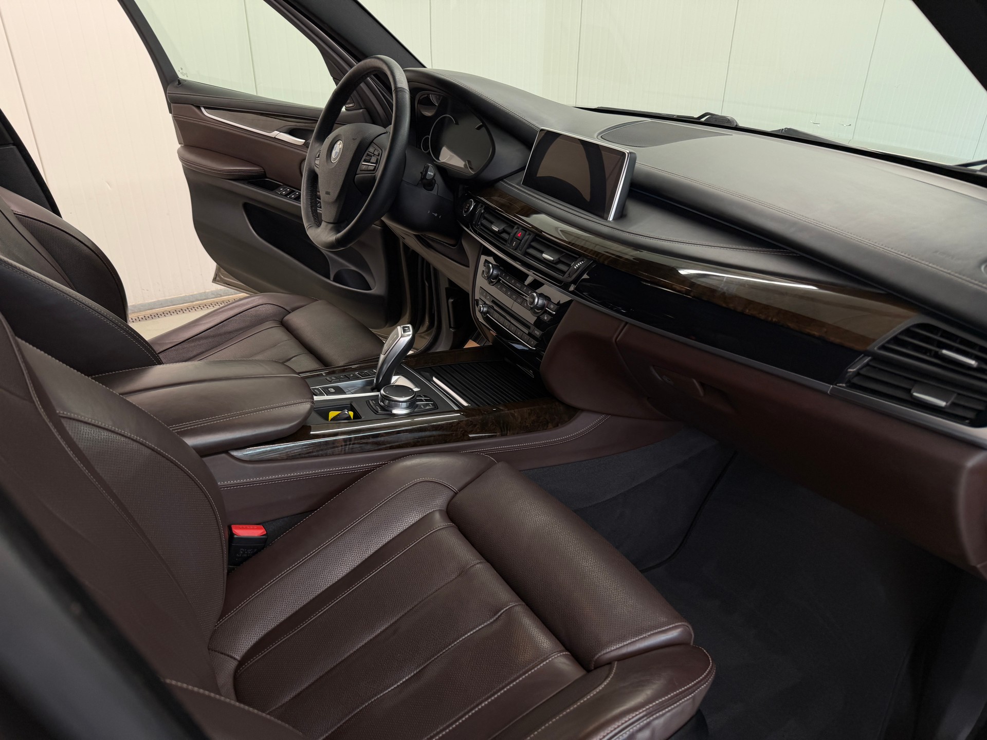 BMW X5 xDrive 40d Steptronic-image-23