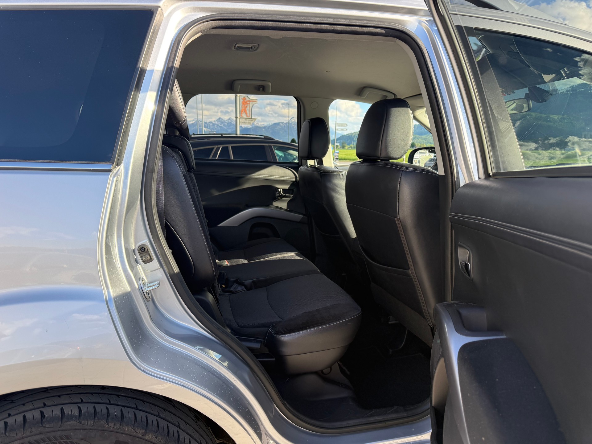 MITSUBISHI Outlander 2.2 DID Invite 4WD TC-SST-image-13