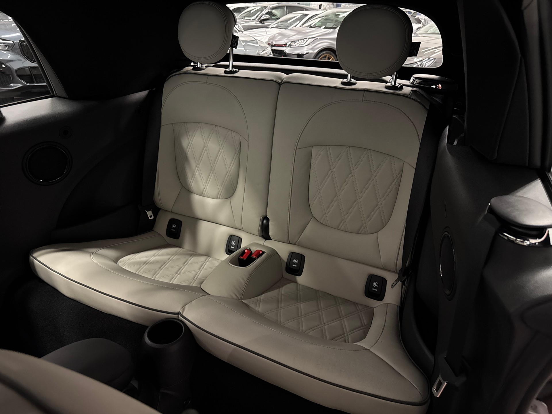 MINI Cooper Cabriolet DKG-image-24