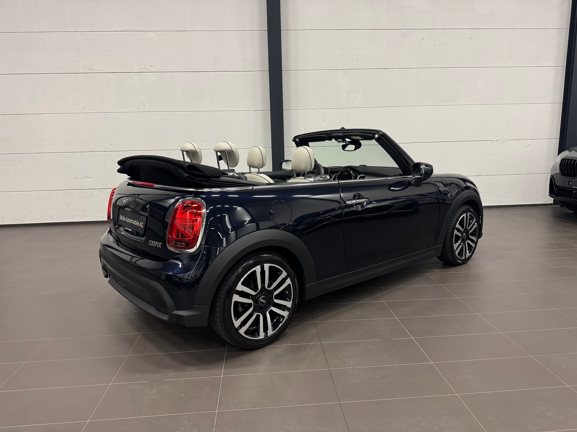 MINI Cooper Cabriolet DKG-image-13