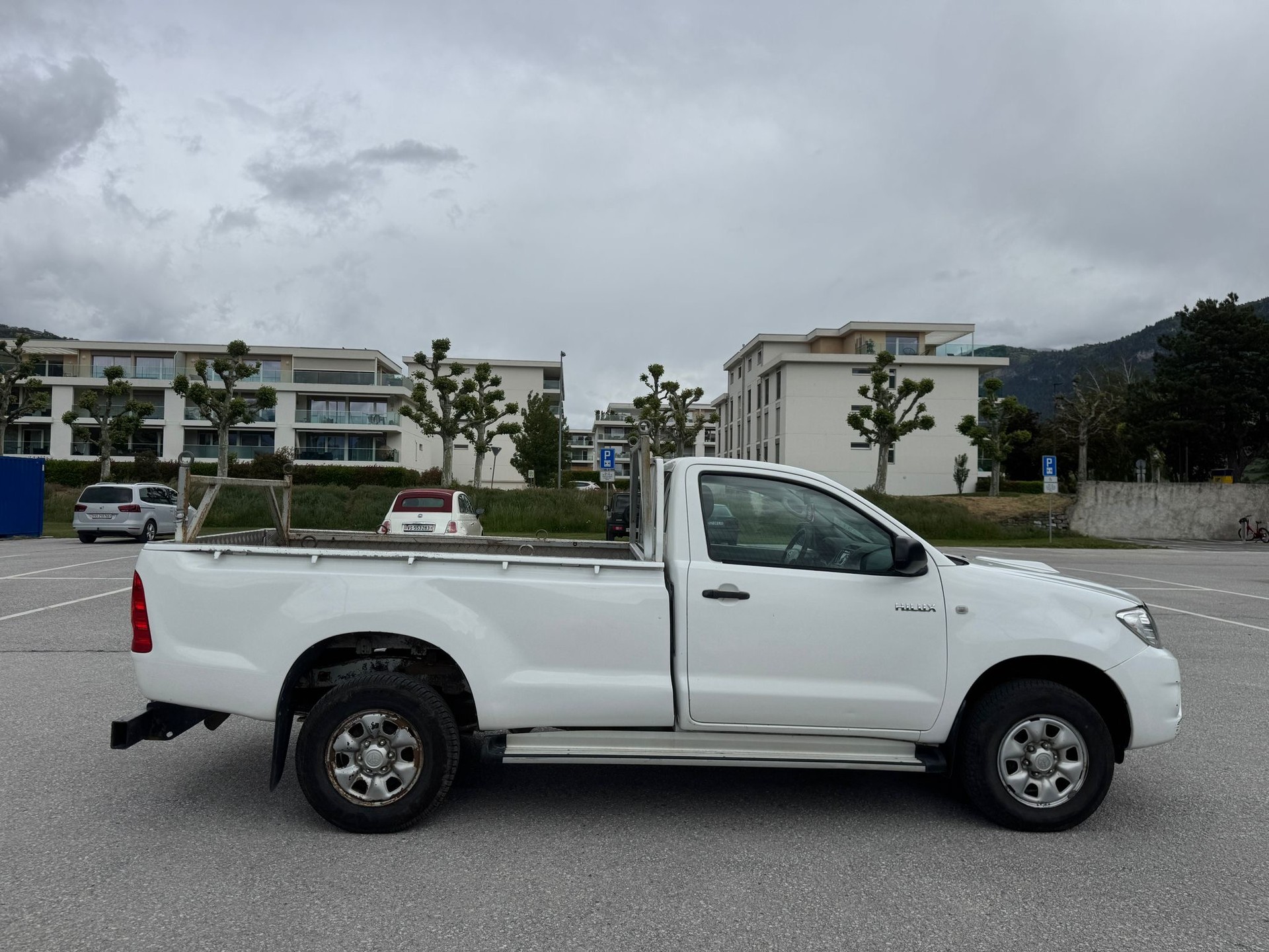 TOYOTA Hilux 4x4 SingleCab LineaLuna-image-3