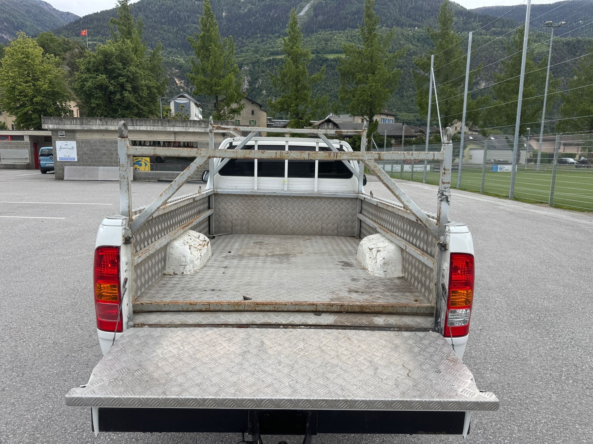 TOYOTA Hilux 4x4 SingleCab LineaLuna-image-5
