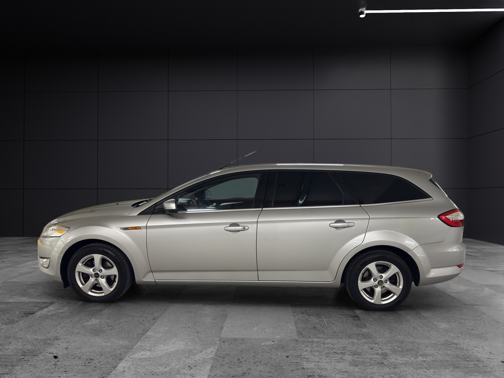 FORD Mondeo 2.0 TDCi 16V Titanium Executive-image-6