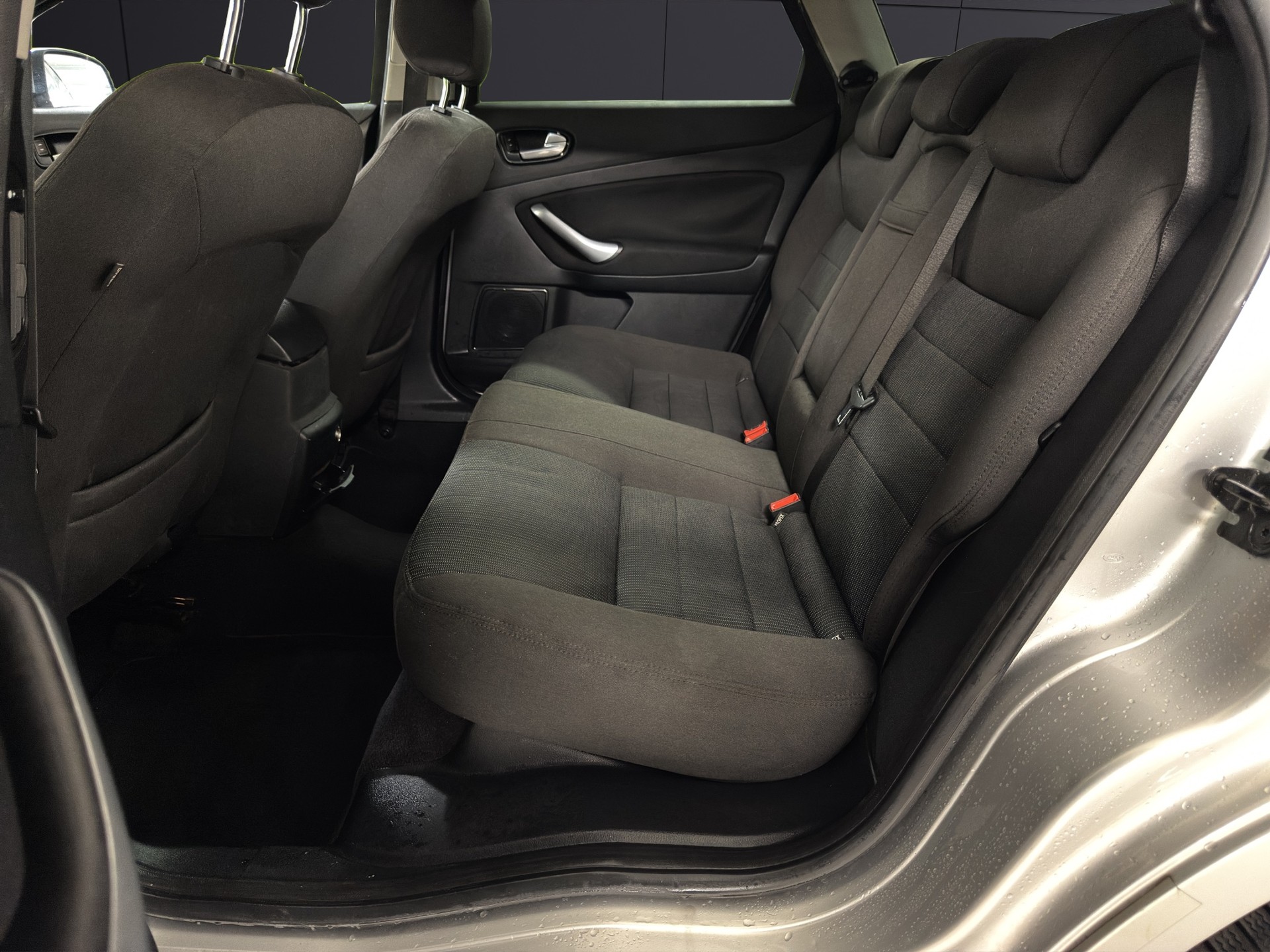 FORD Mondeo 2.0 TDCi 16V Titanium Executive-image-12