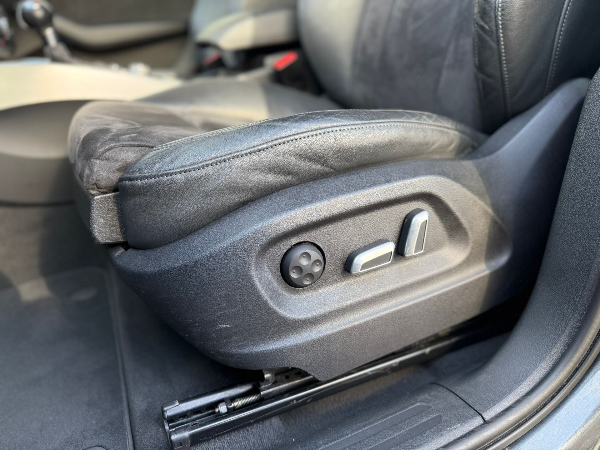 AUDI SQ5 3.0 TDI quattro tiptronic-image-14