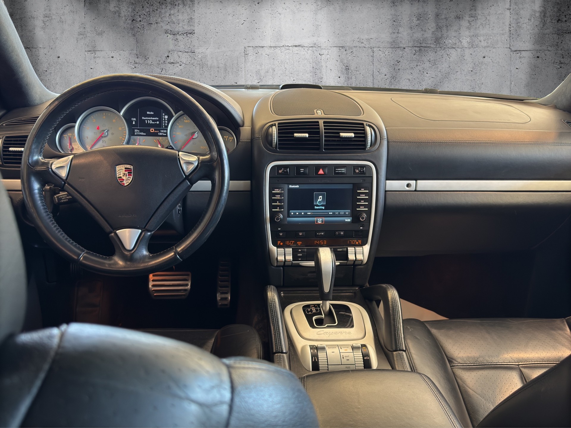 PORSCHE Cayenne Turbo-image-8