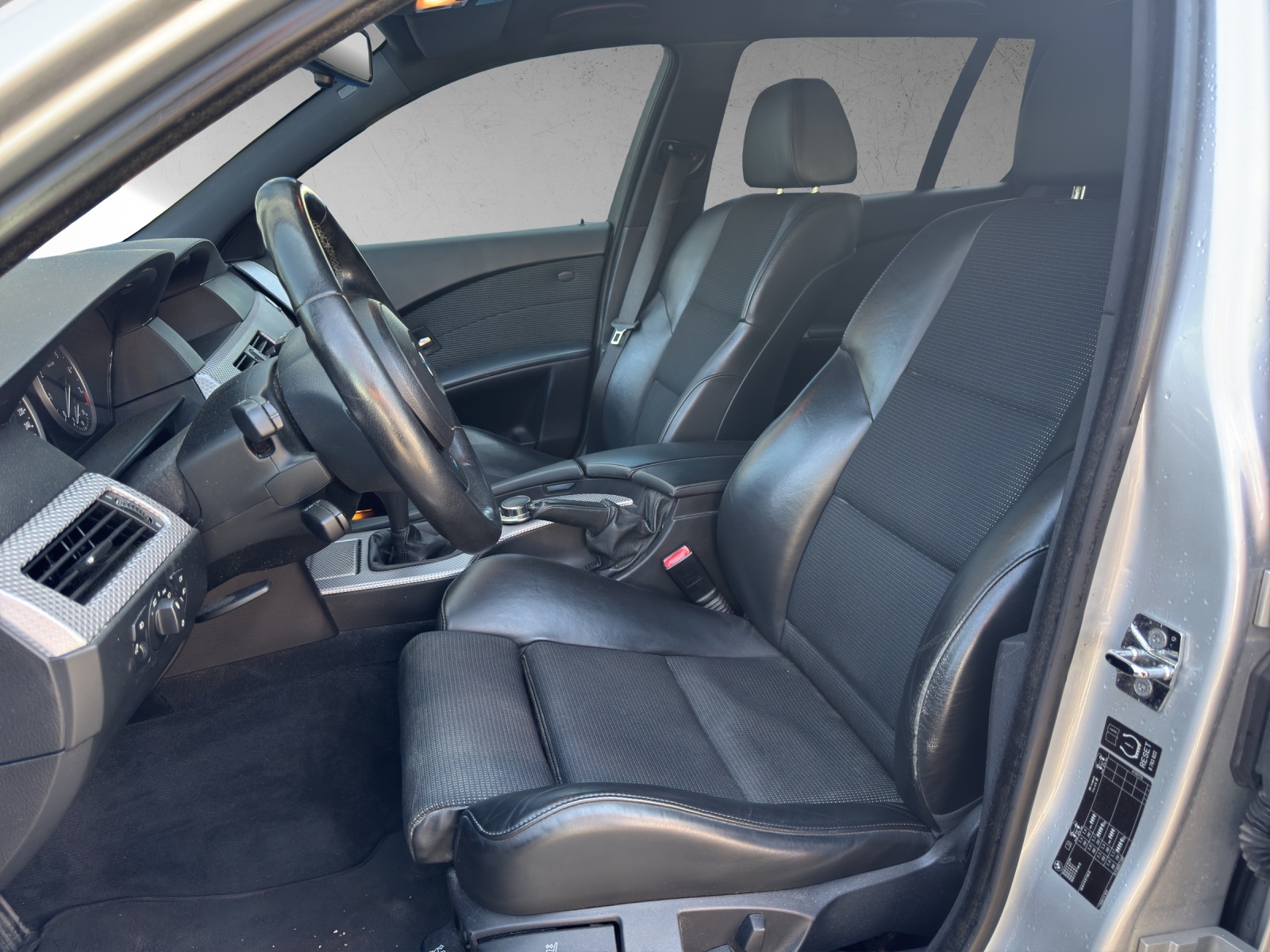 BMW 530xi Touring-image-10