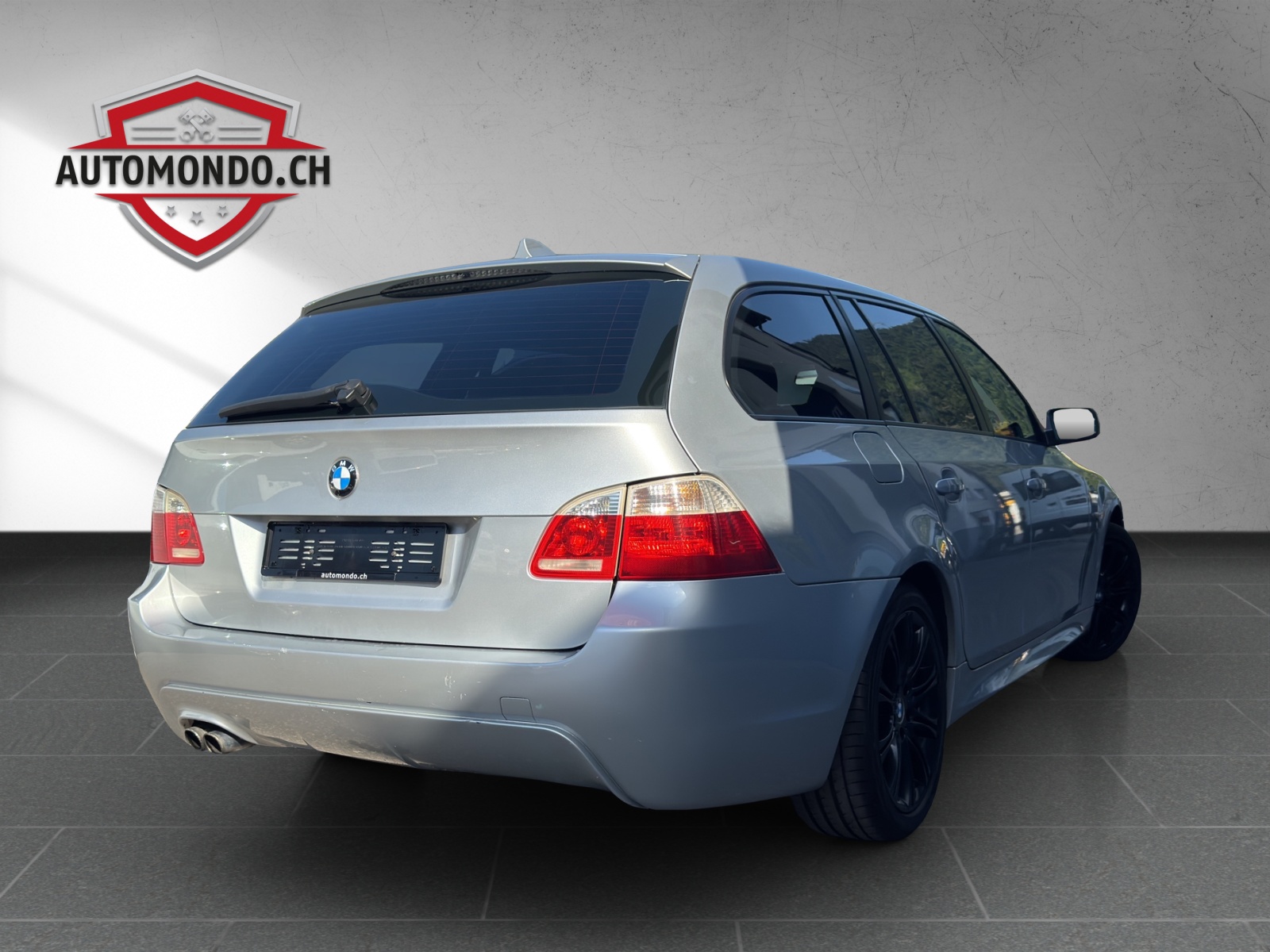 BMW 530xi Touring-image-4