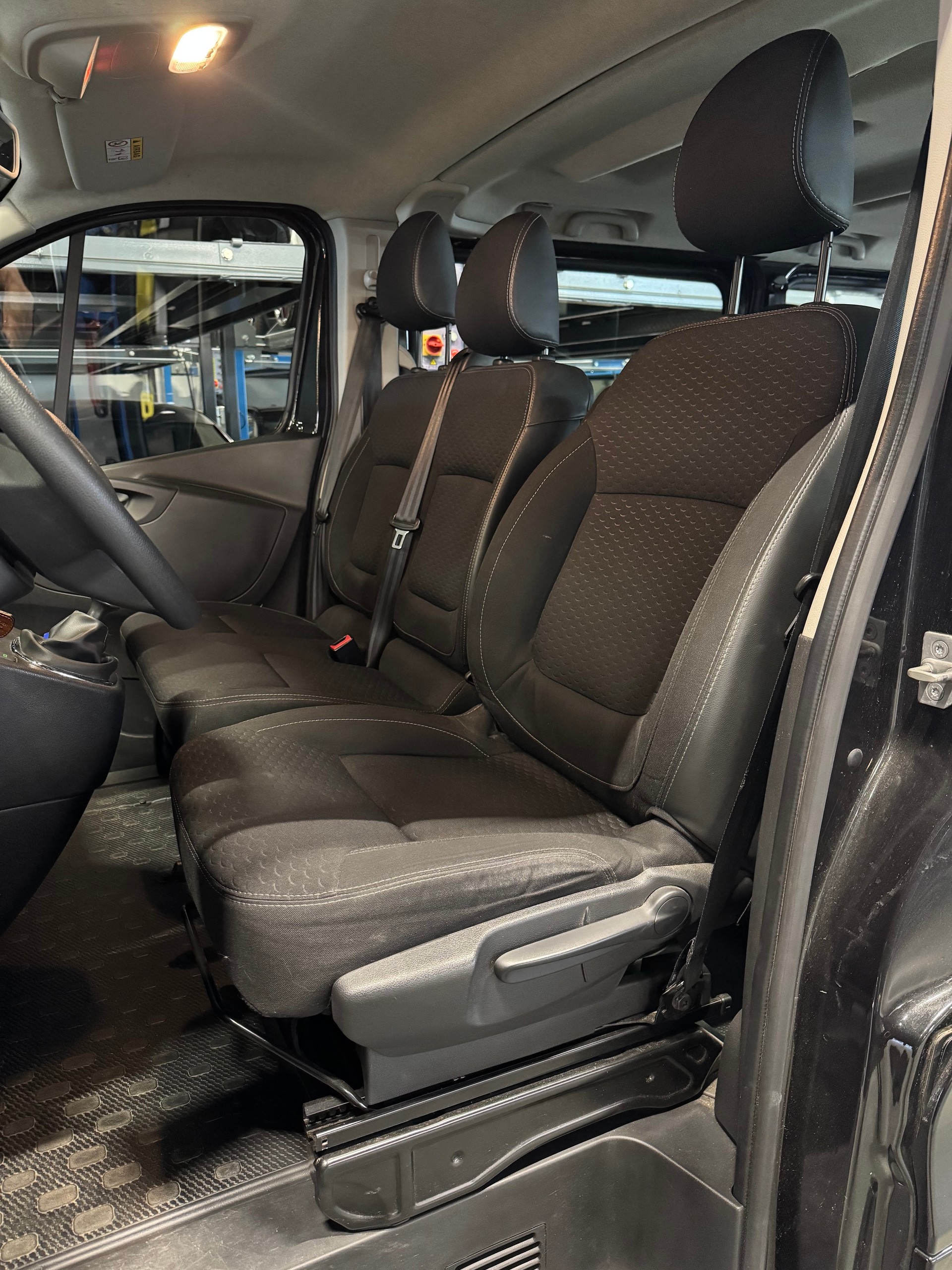 OPEL Vivaro 1.6 CDTI 2.9t L2H1 *9places*-image-7