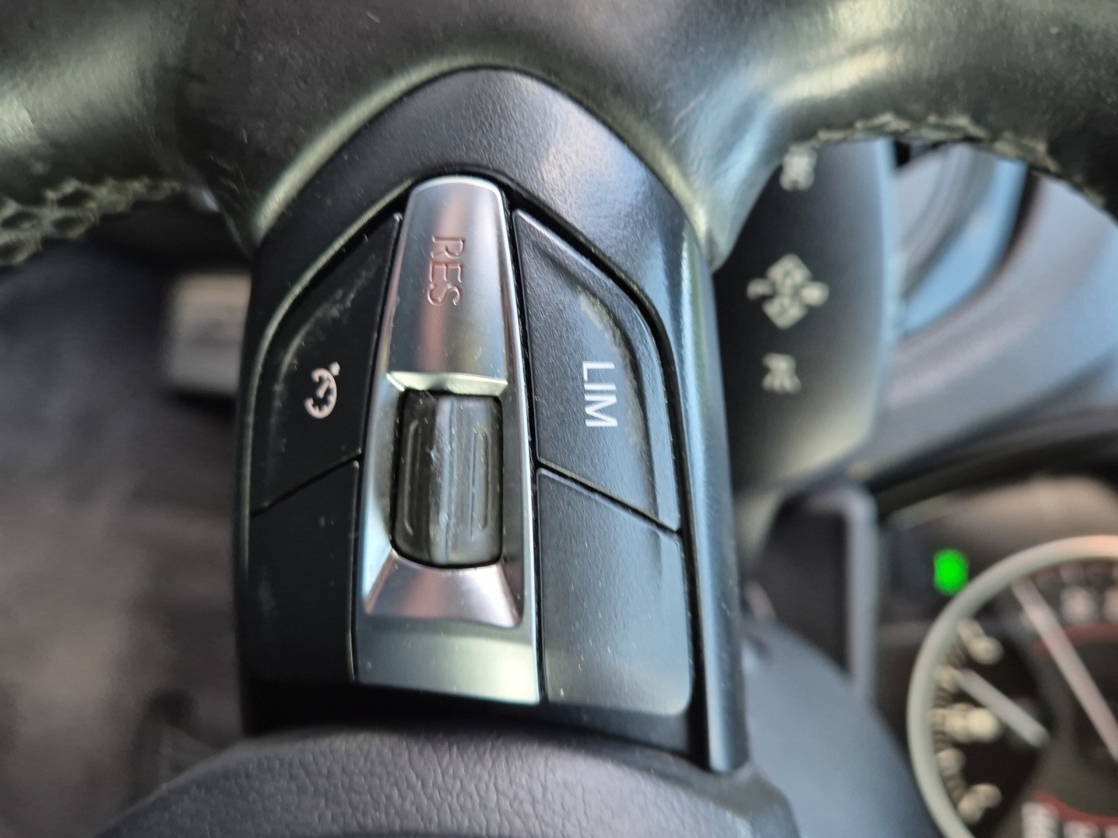 BMW 120i M Sport Steptronic-image-15