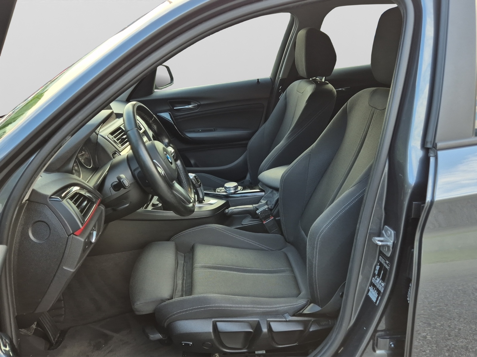 BMW 120i M Sport Steptronic-image-12
