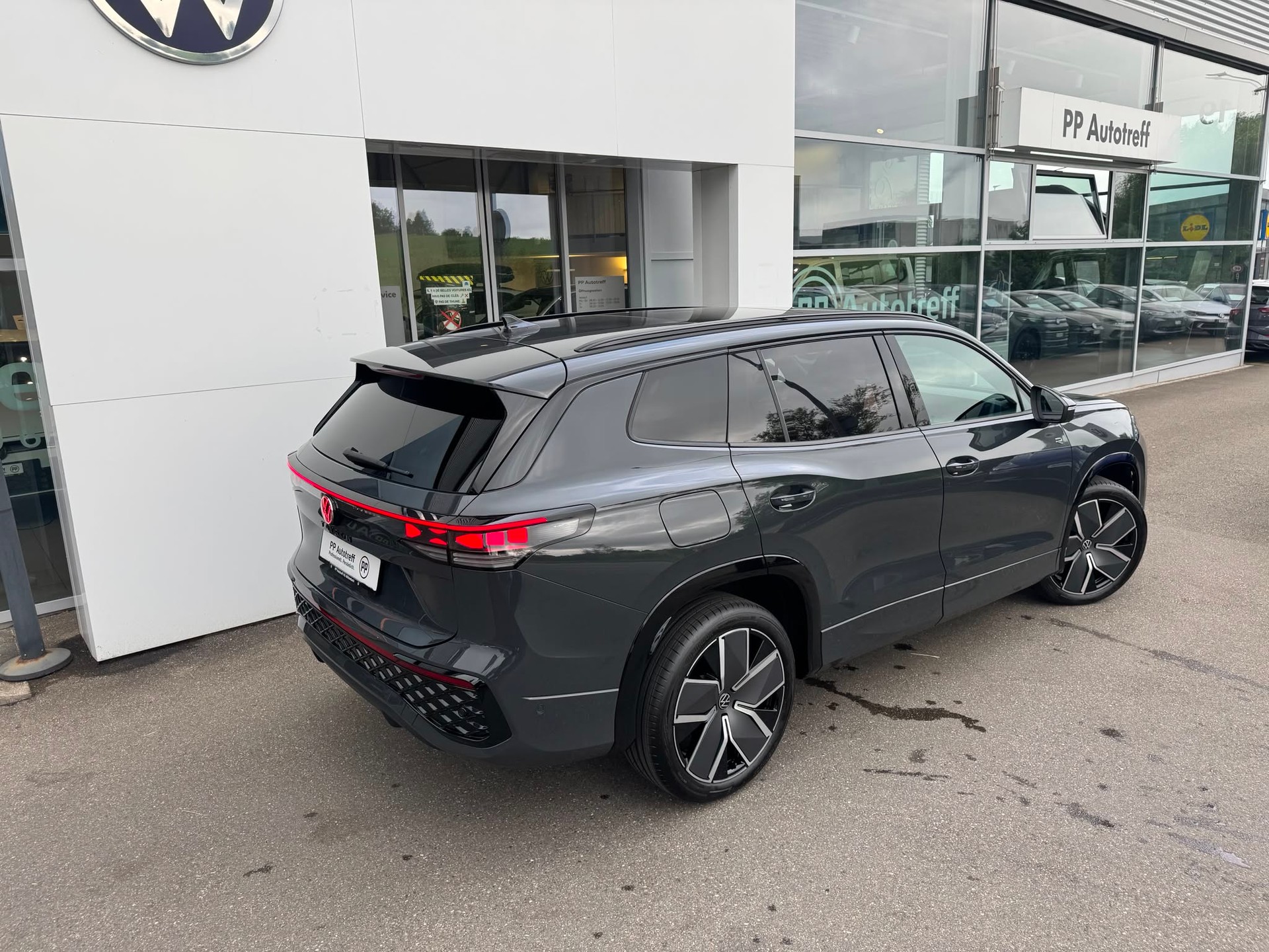 VW Tayron 2.0 TDI SCR R-Line 4Motion DSG-image-3