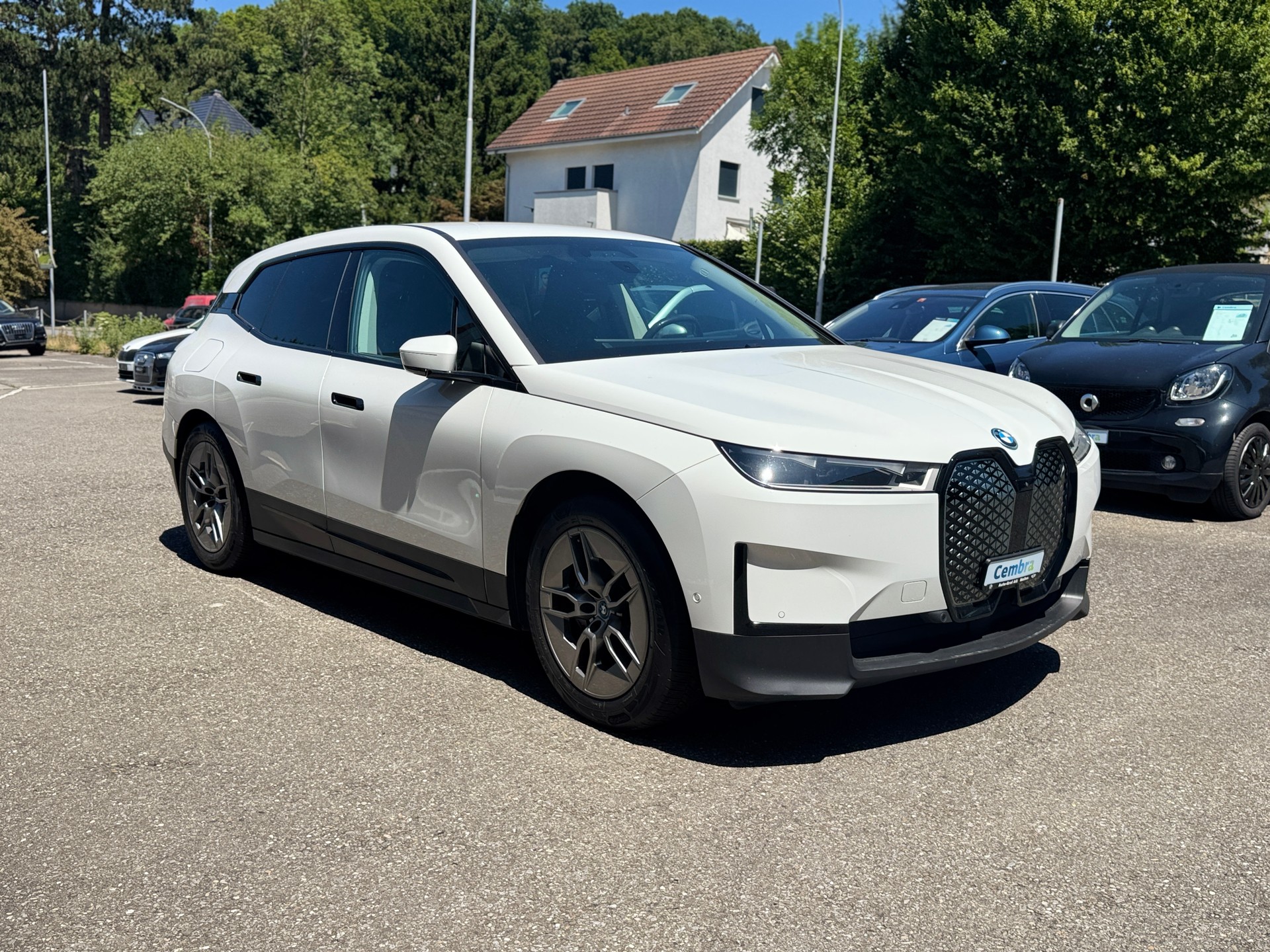 BMW iX xDrive40-image-4