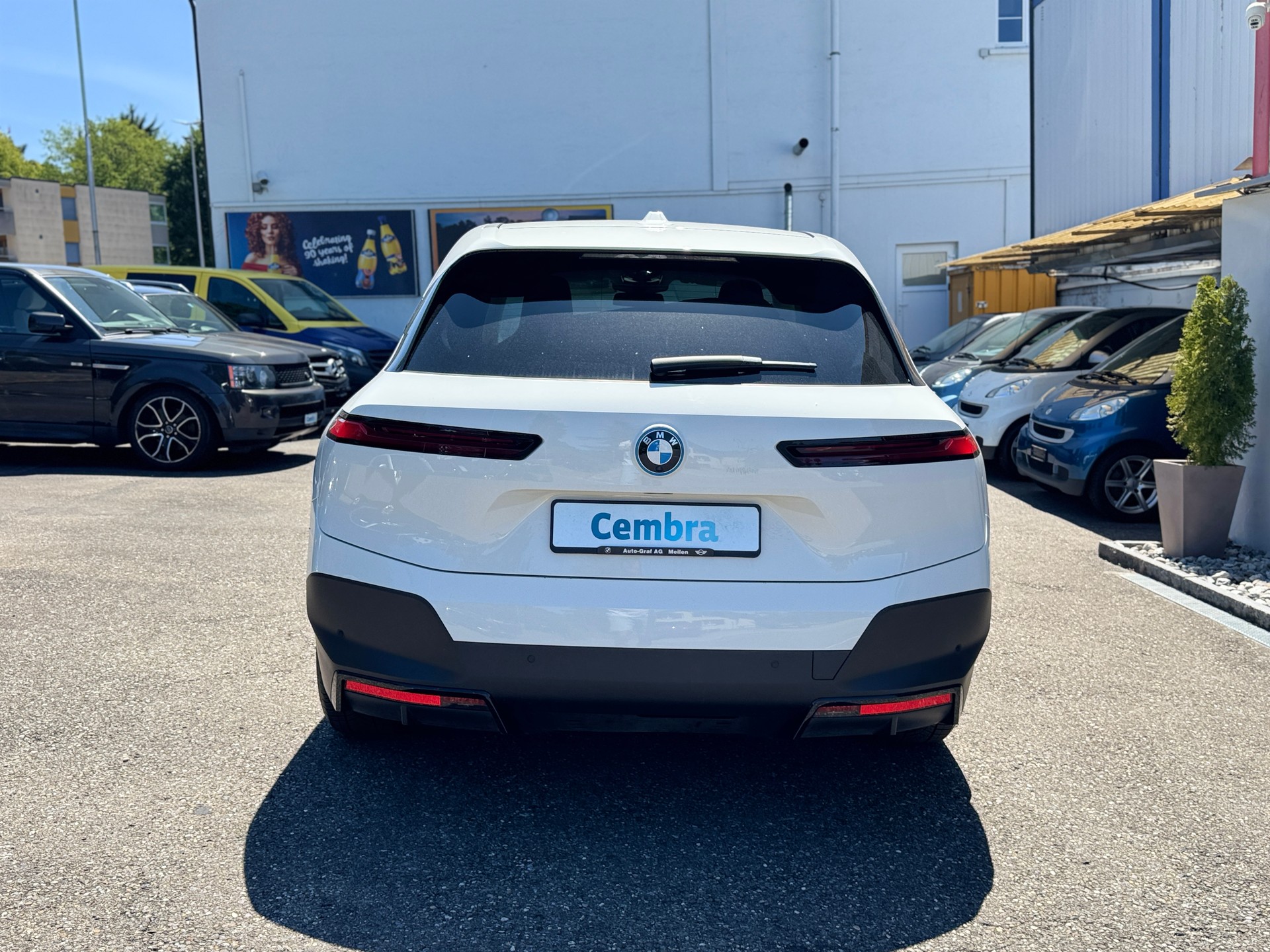 BMW iX xDrive40-image-2