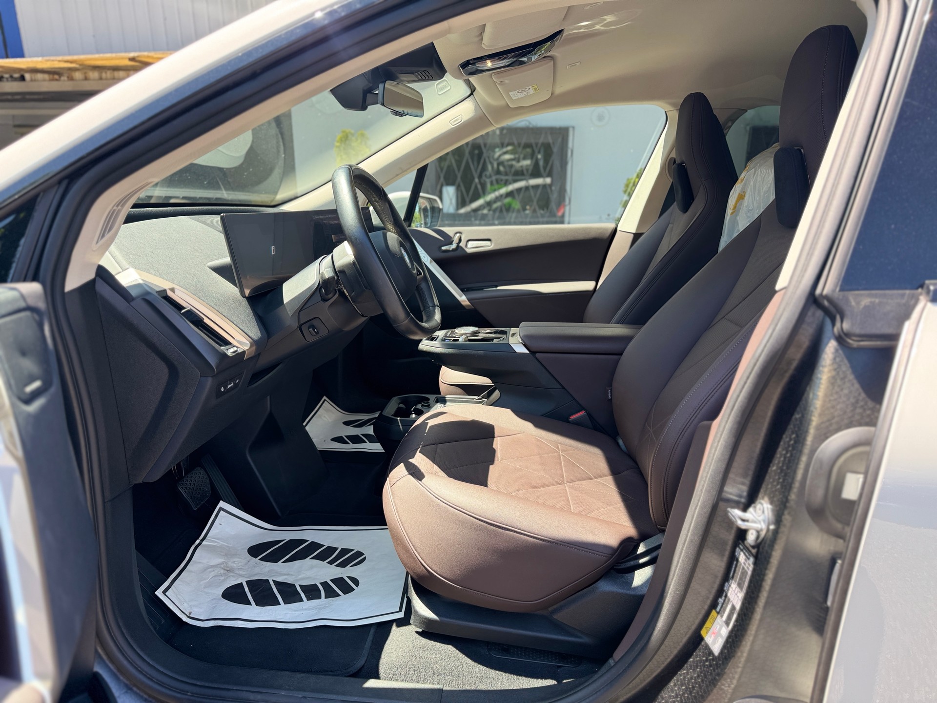 BMW iX xDrive40-image-6