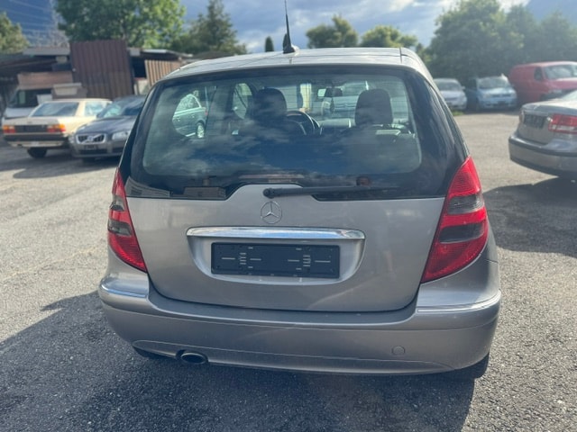 MERCEDES-BENZ A 170 Classic-image-2