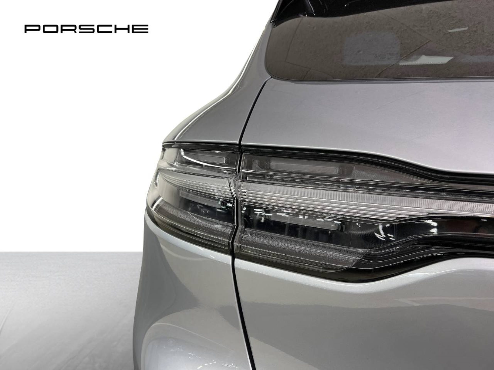PORSCHE Macan GTS-image-12