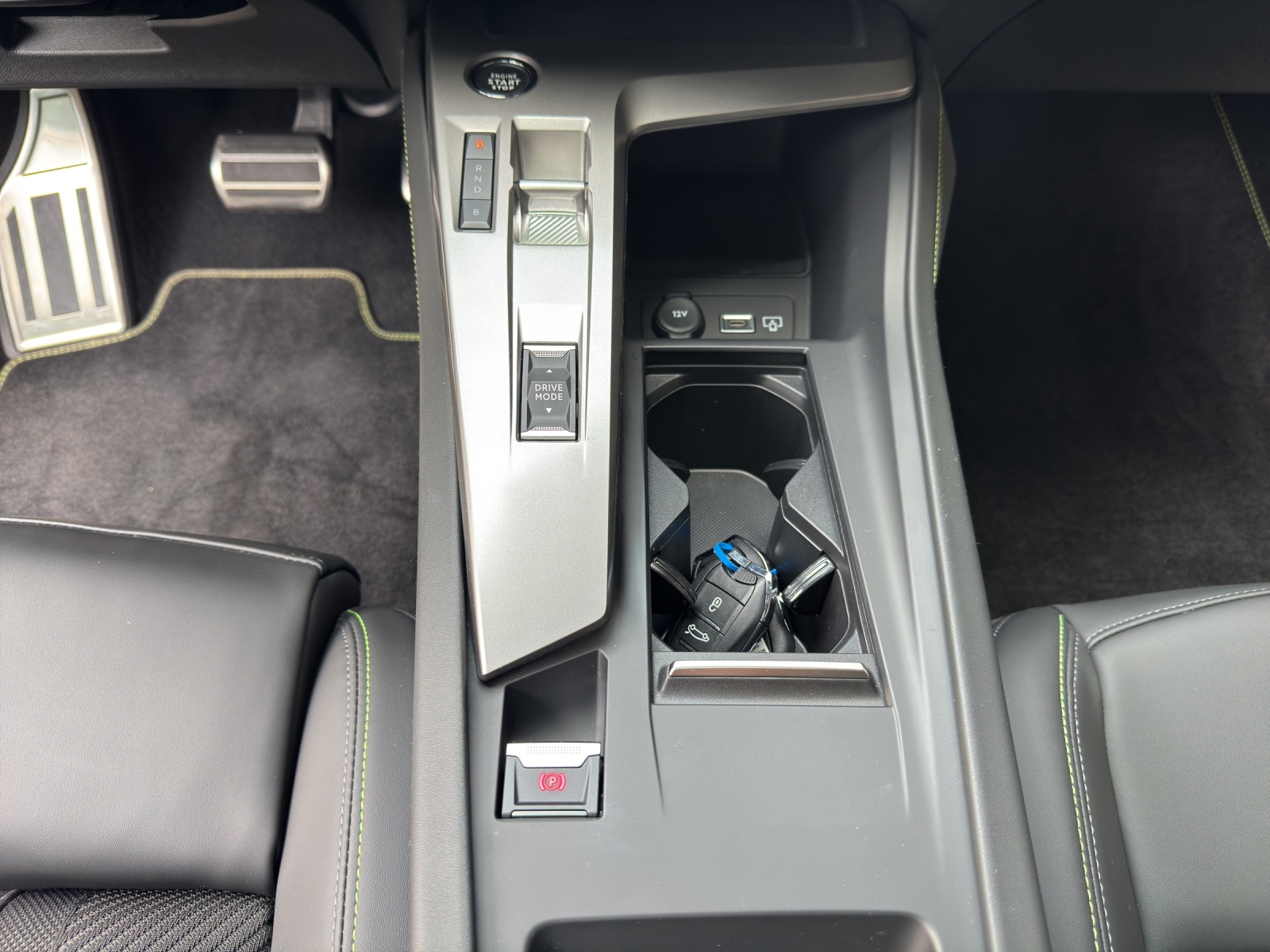 PEUGEOT 308 SW 1.6 PHEV 180 GT-image-20