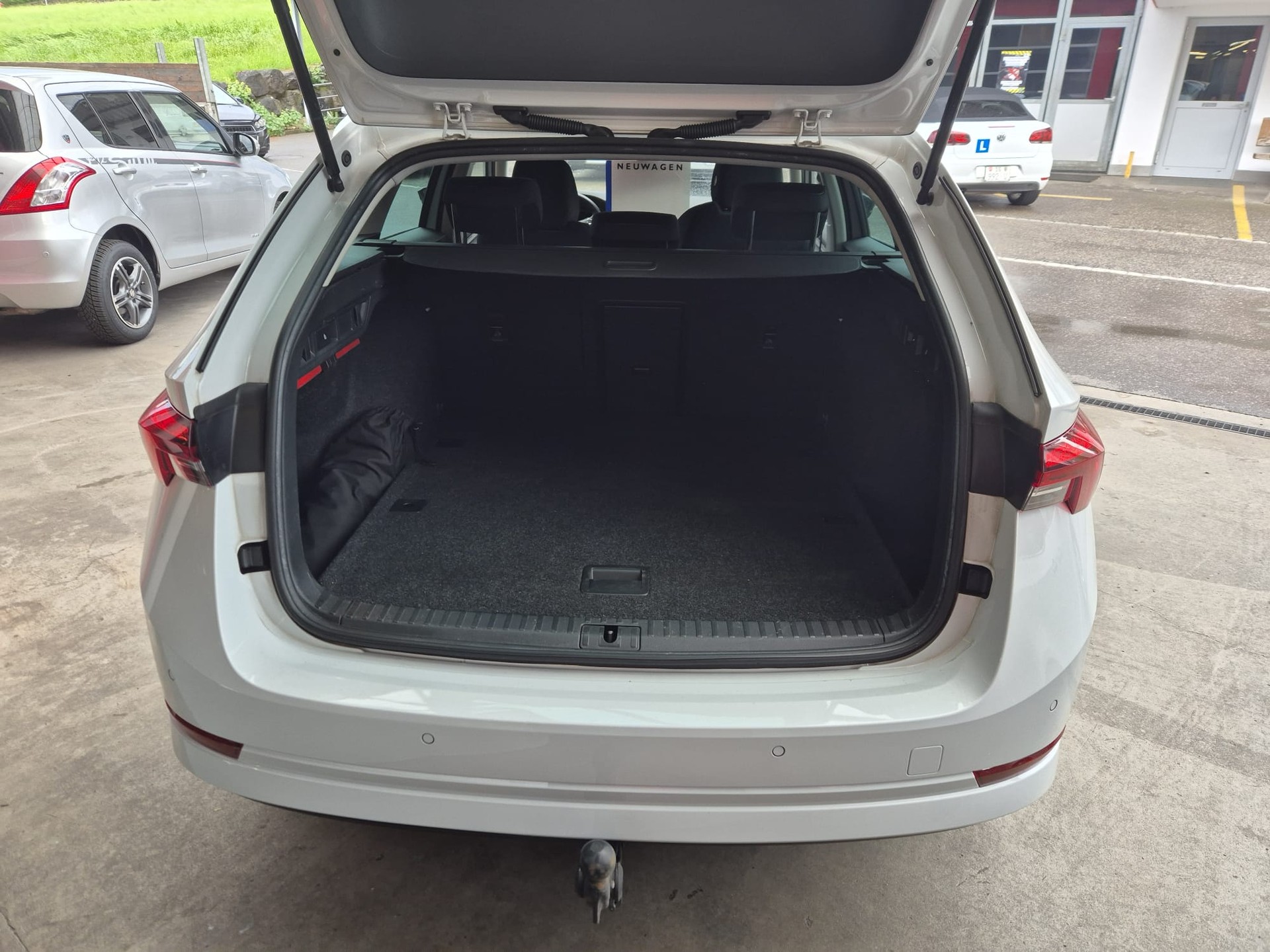 SKODA Octavia Combi 2.0 TDI DSG Ambition 4x4-image-4