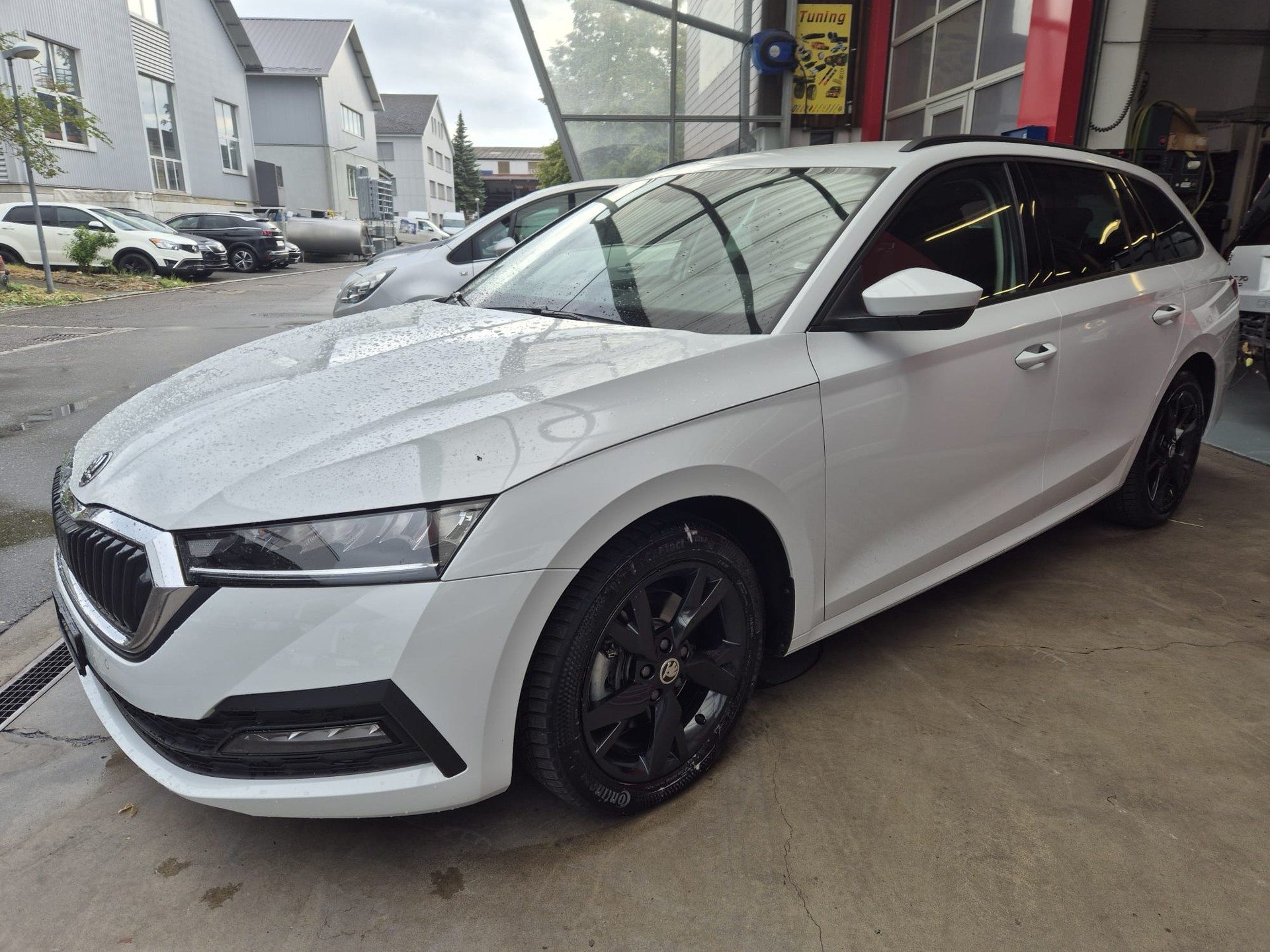SKODA Octavia Combi 2.0 TDI DSG Ambition 4x4-image-1