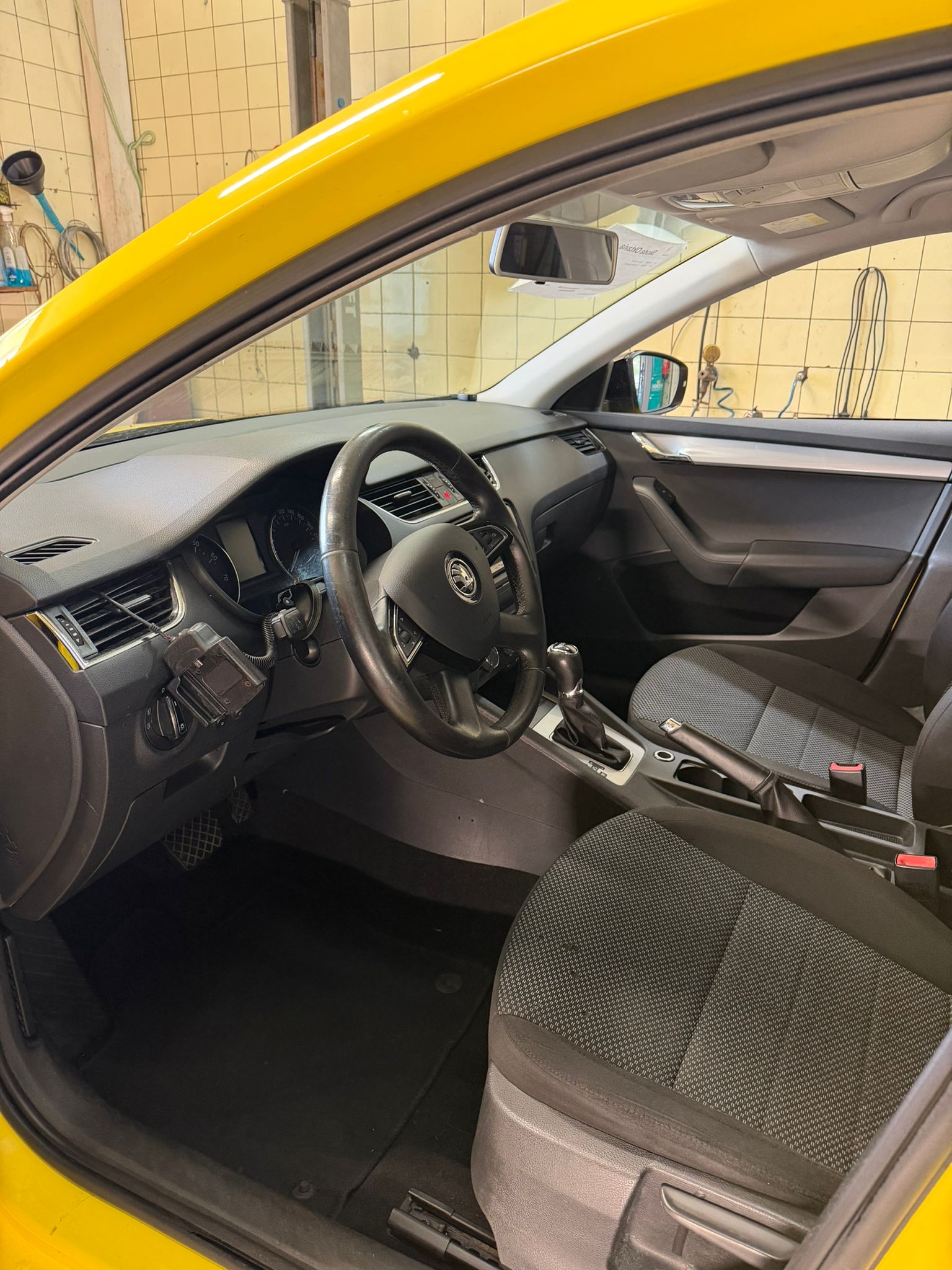 SKODA Octavia Combi 1.4 TSI Ambition DSG-image-4