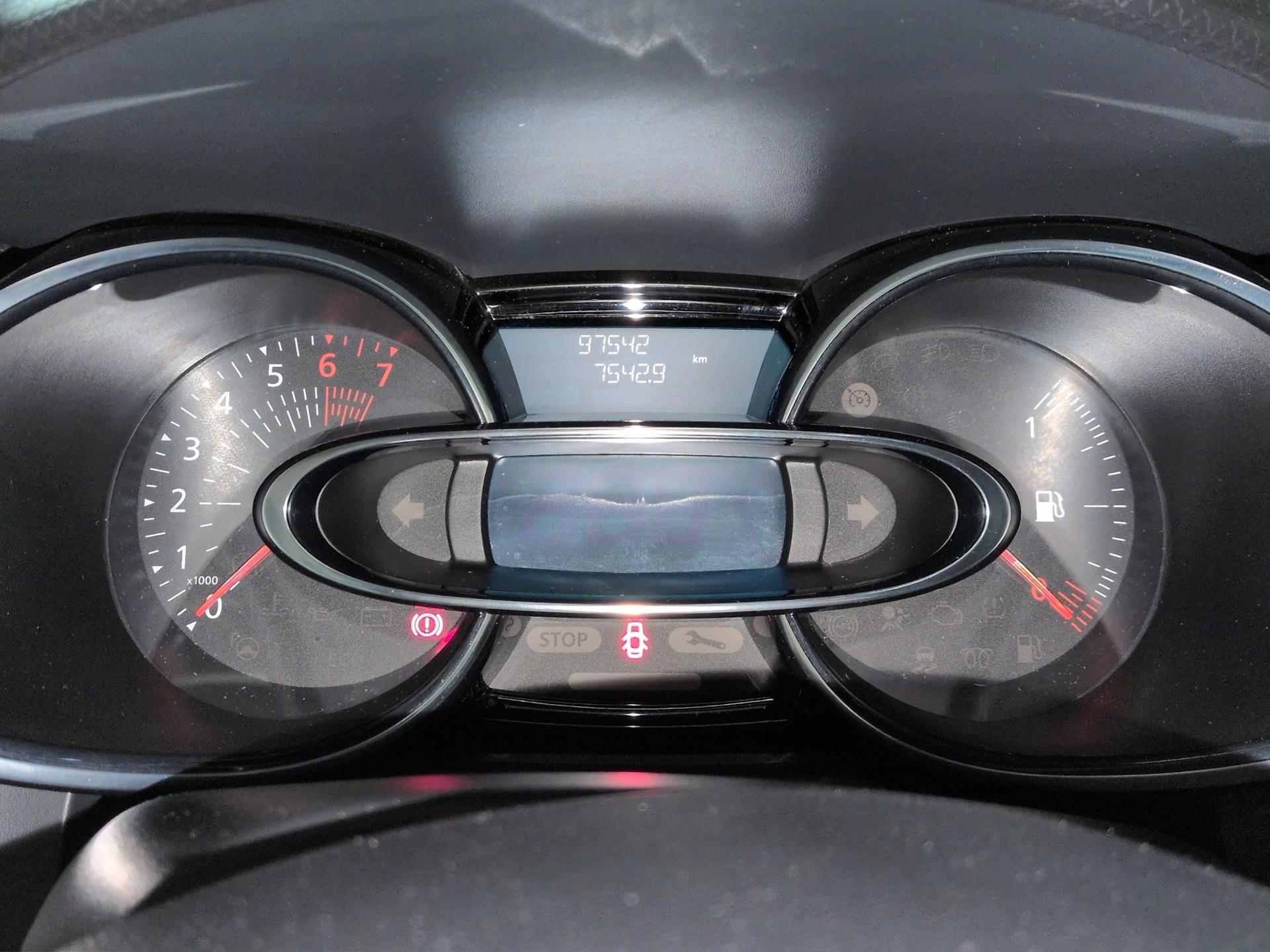 RENAULT Clio Grandtour 1.2 16V T Intens-image-10