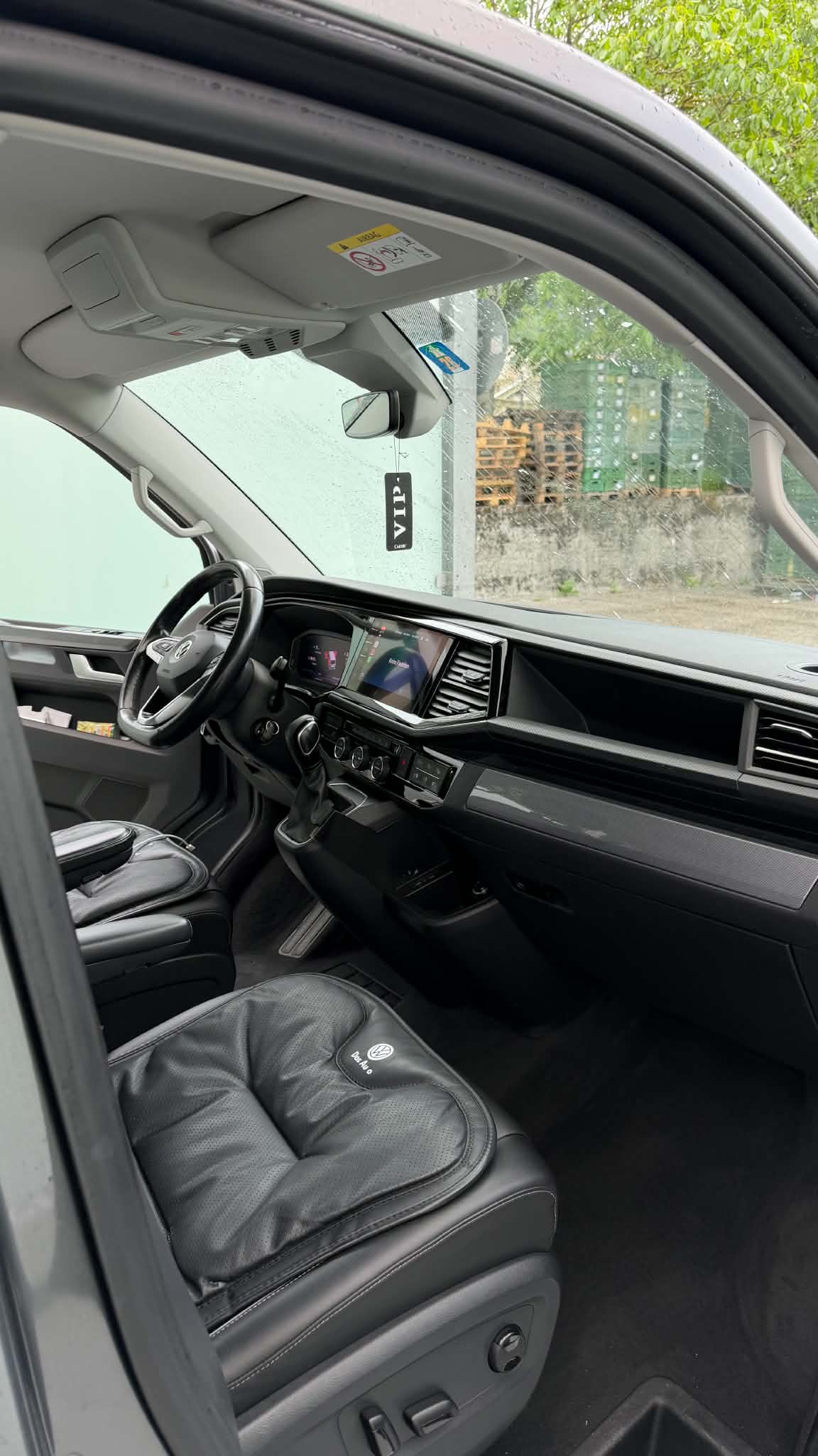 VW 2.0 TDI 199 Highline DSG 4m-image-4