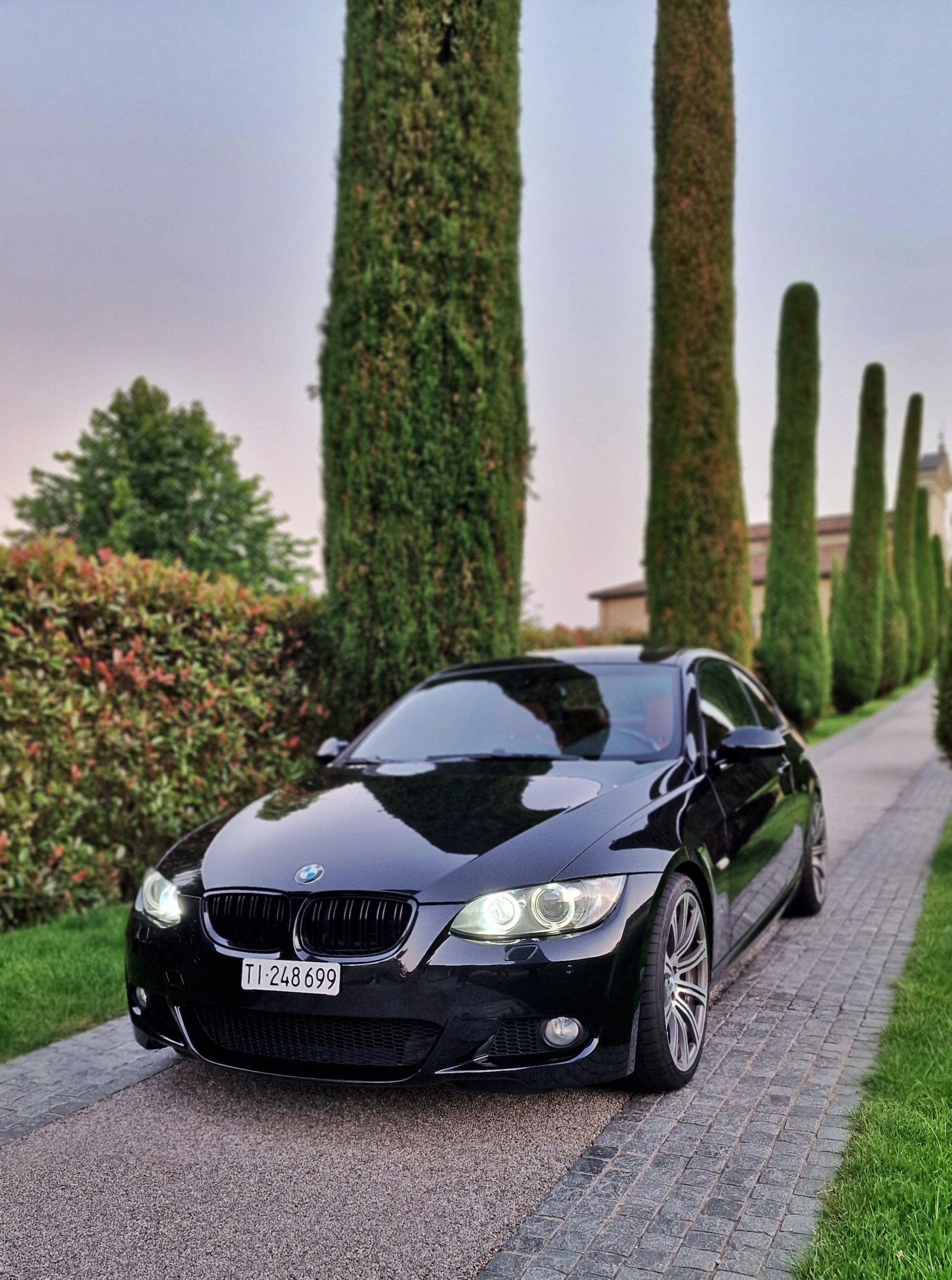 BMW 335d Coupé M Sportpaket Steptronic-image-0