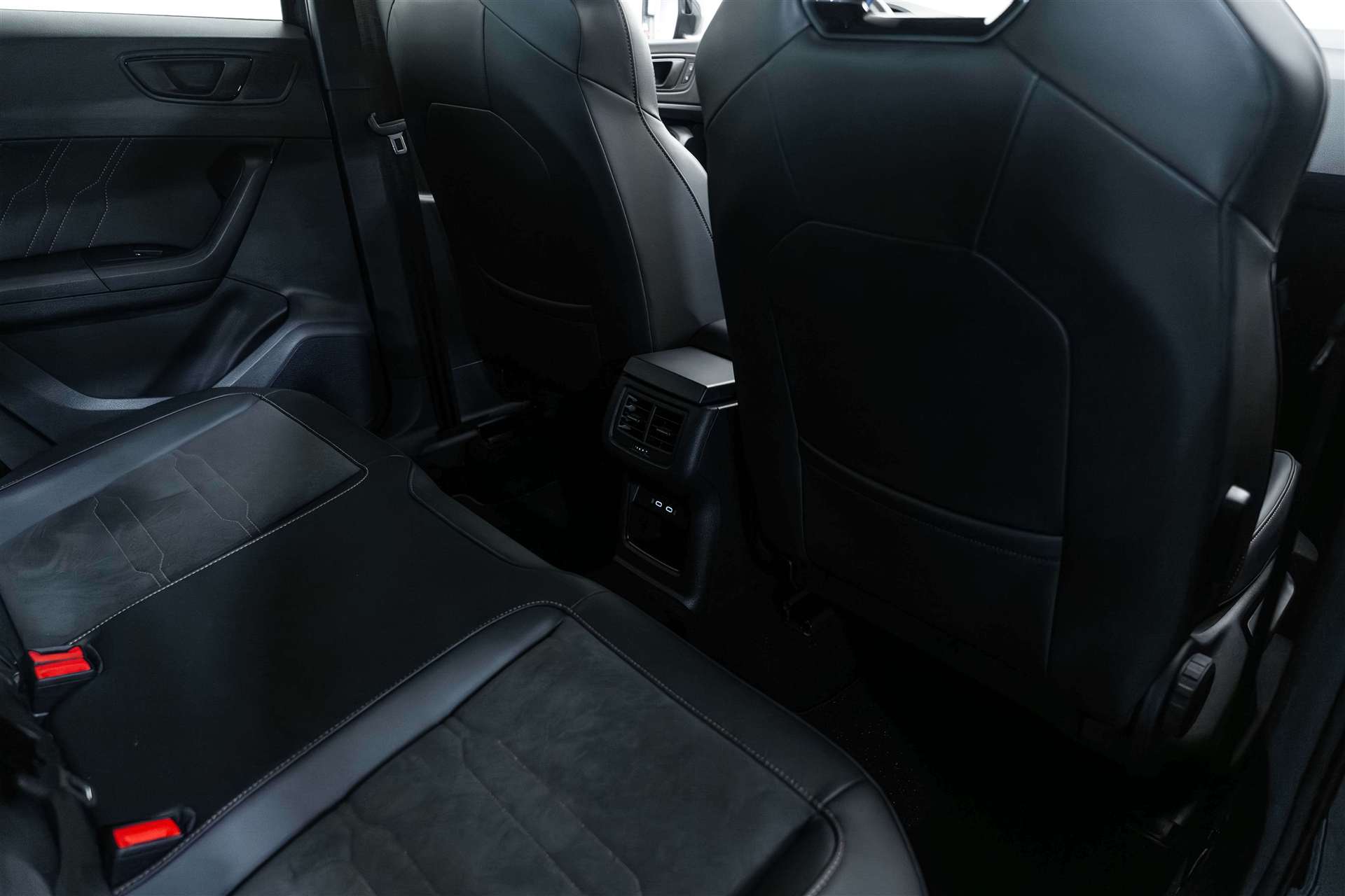 CUPRA Ateca 2.0TSI VZ 4Drive DSG 300PS-image-12