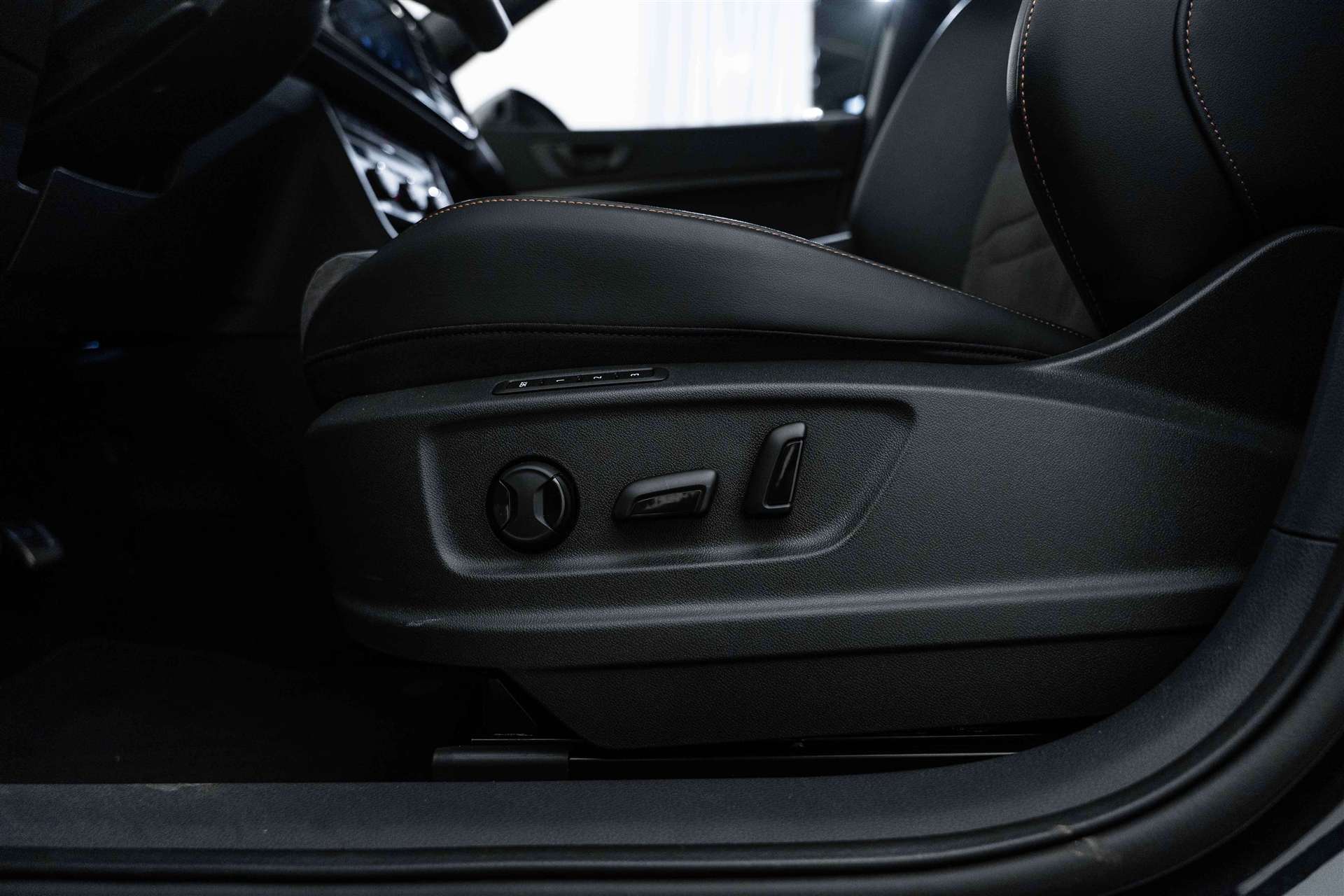 CUPRA Ateca 2.0TSI VZ 4Drive DSG 300PS-image-15
