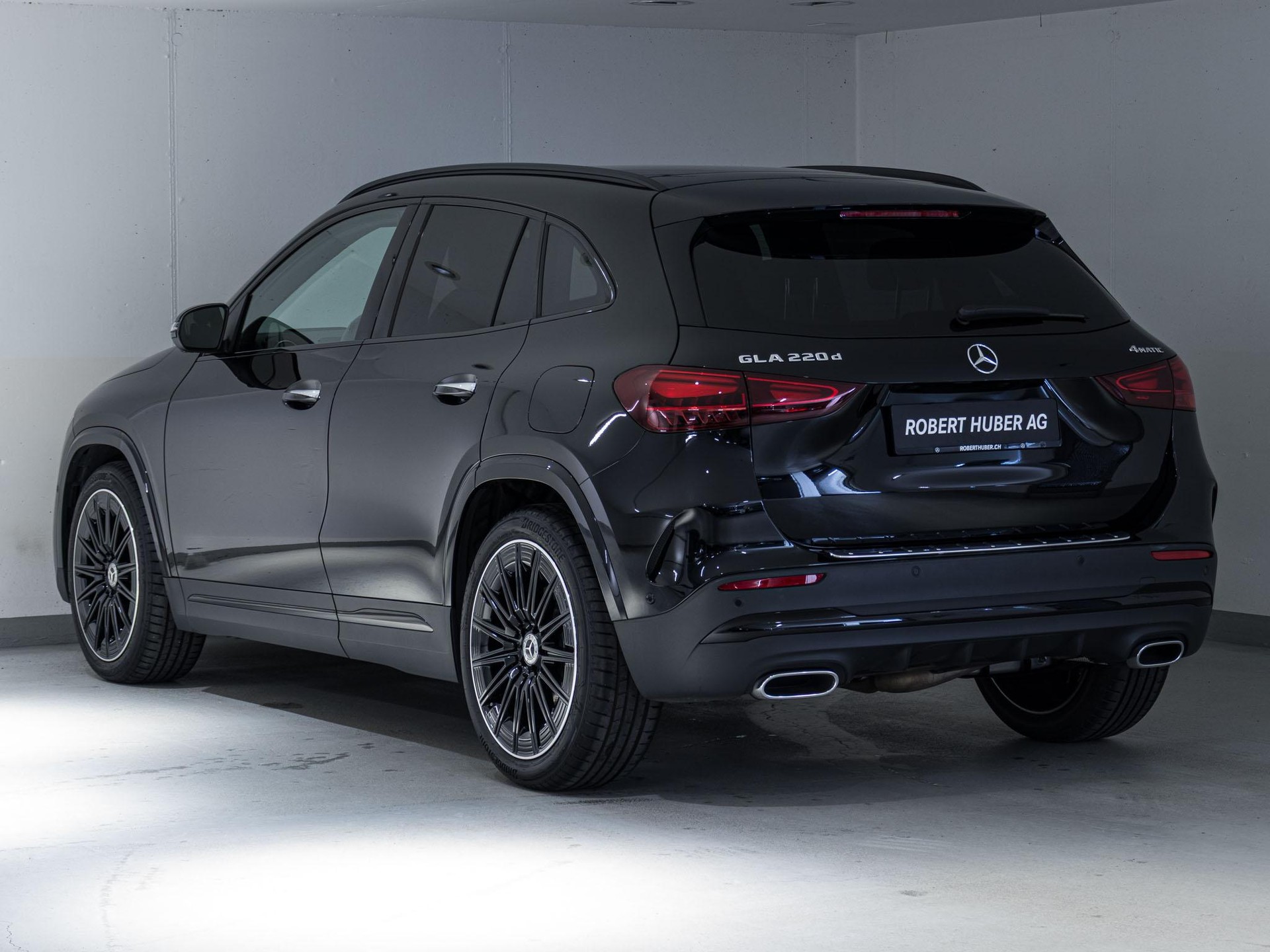 MERCEDES-BENZ GLA 220 d 4MATIC-image-3