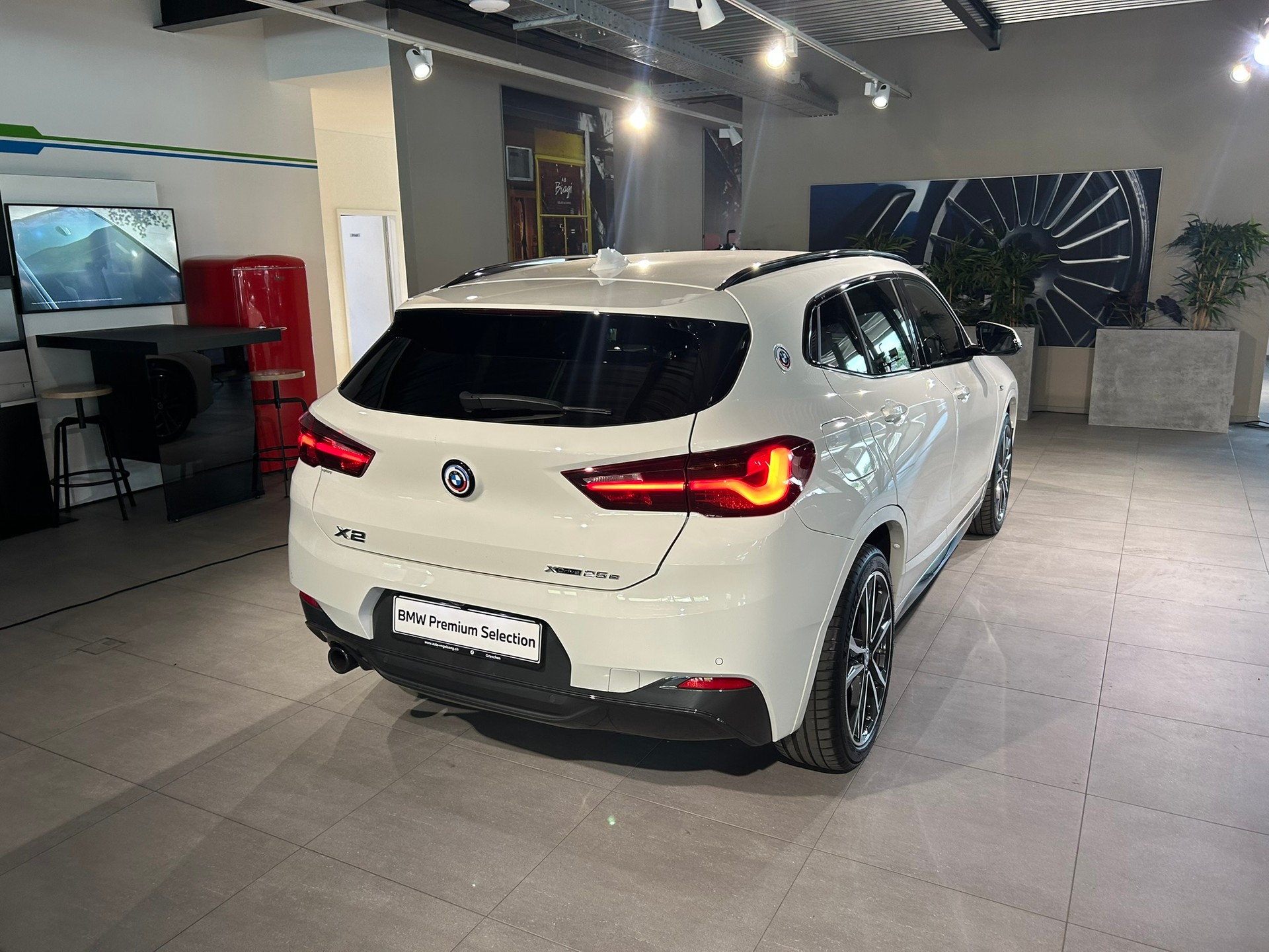 BMW X2 xDrive 25e M Sport Steptronic-image-12