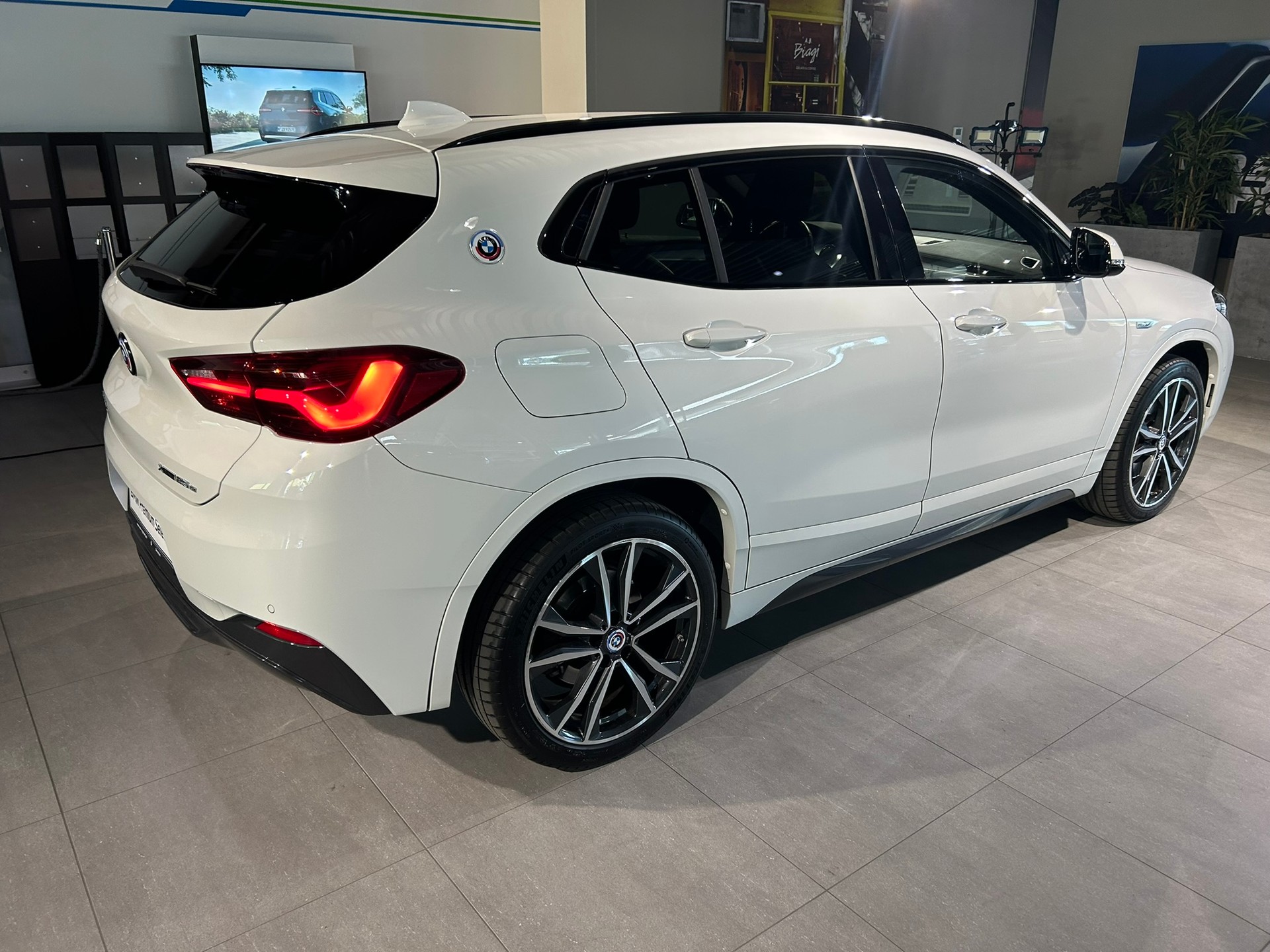 BMW X2 xDrive 25e M Sport Steptronic-image-14