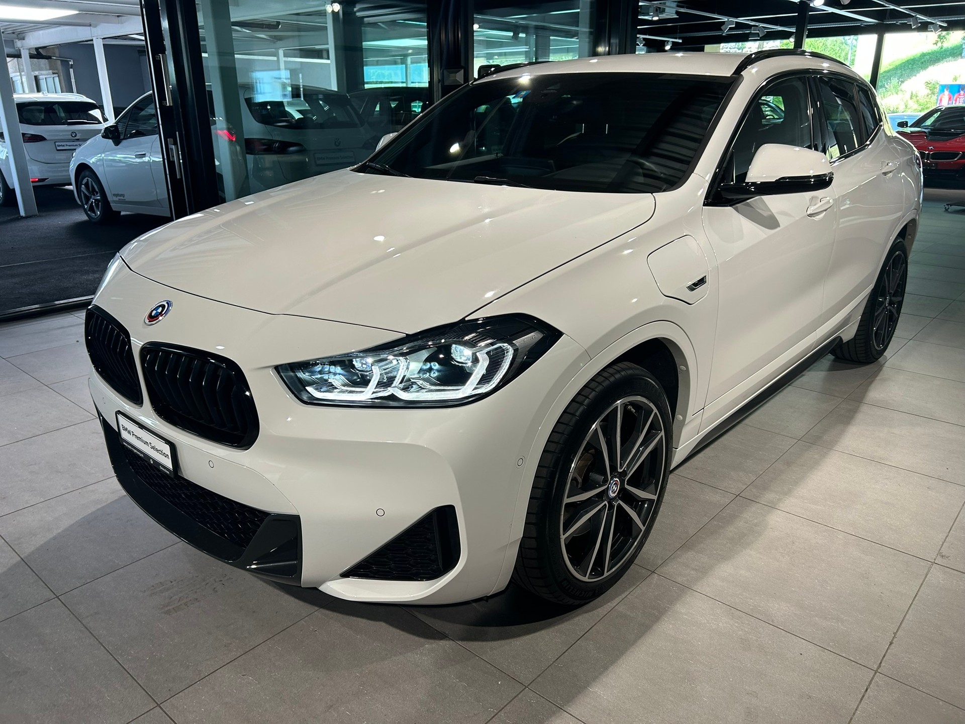 BMW X2 xDrive 25e M Sport Steptronic-image-1