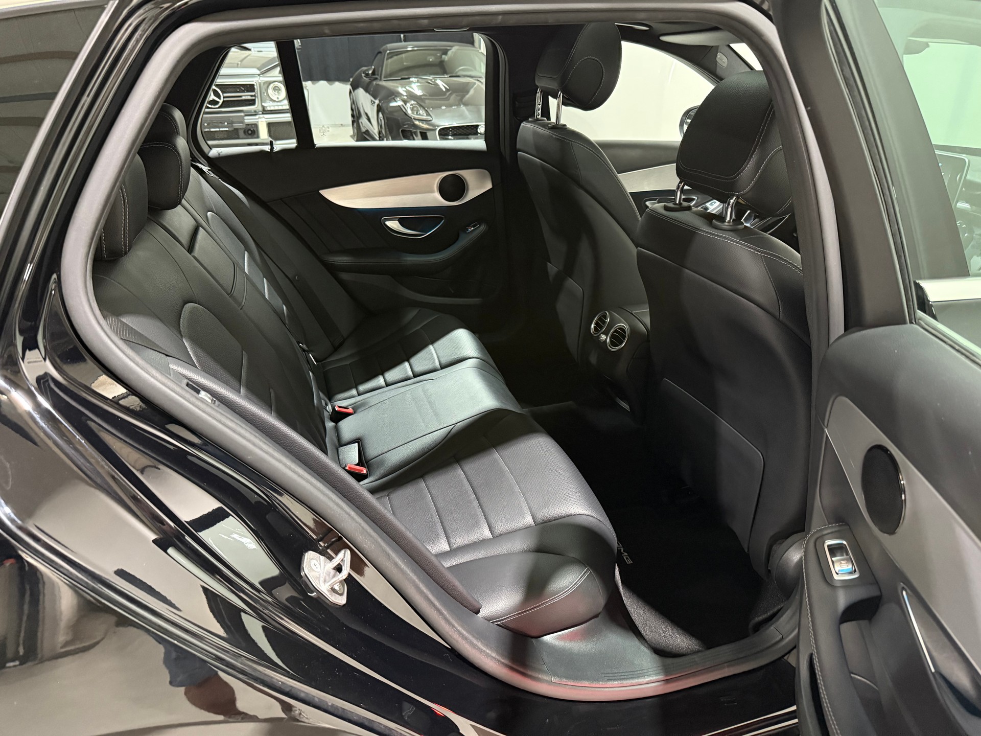 MERCEDES-BENZ C 200 AMG Line 4Matic 7G-Tronic-image-13