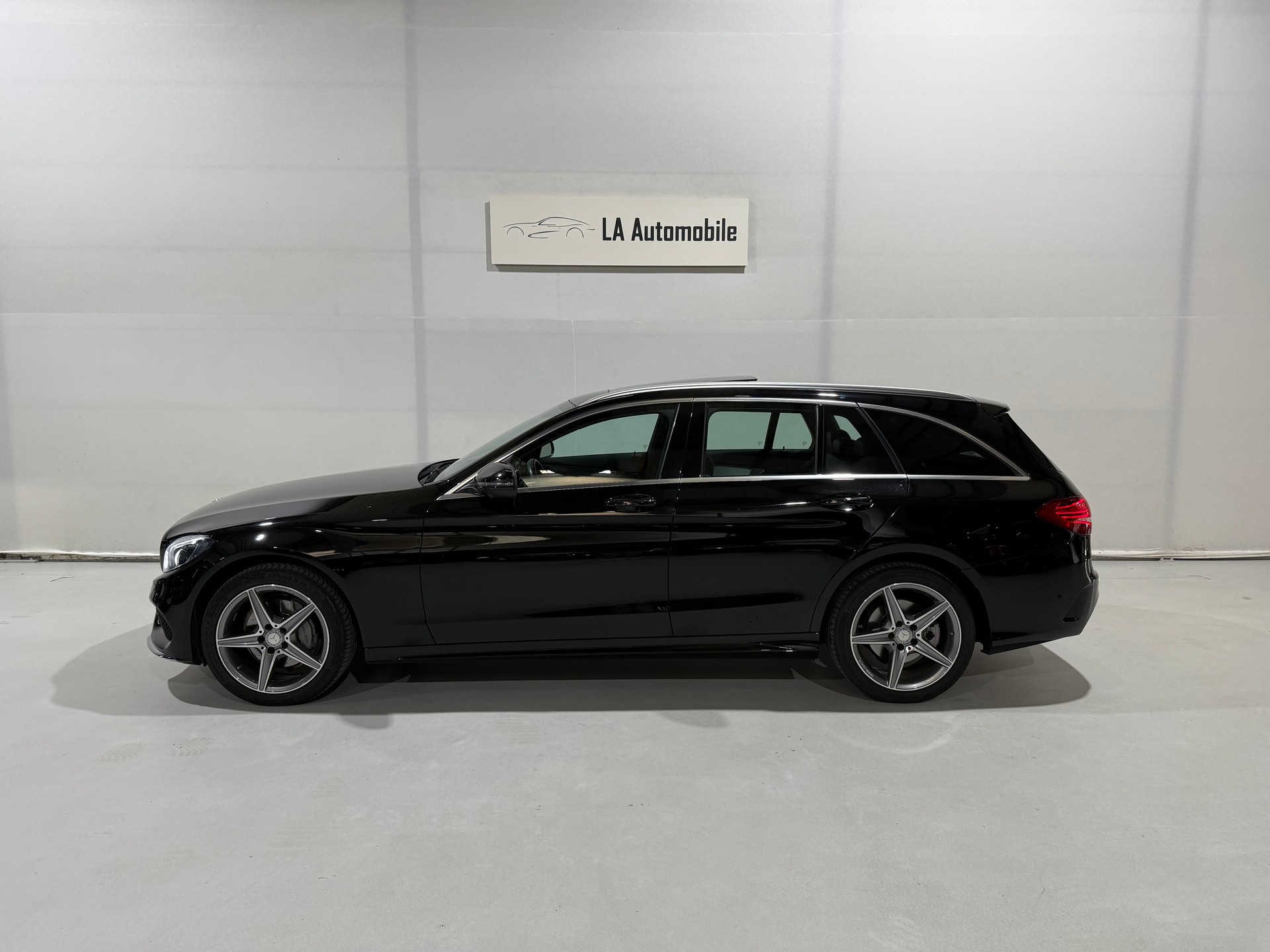 MERCEDES-BENZ C 200 AMG Line 4Matic 7G-Tronic-image-2