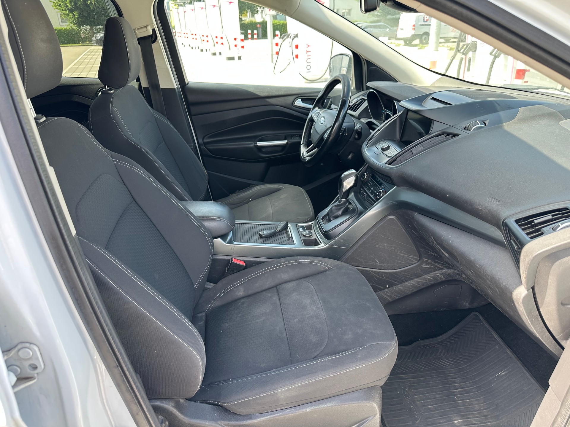 FORD Kuga 2.0 TDCi ST Line 4WD PowerShift-image-4