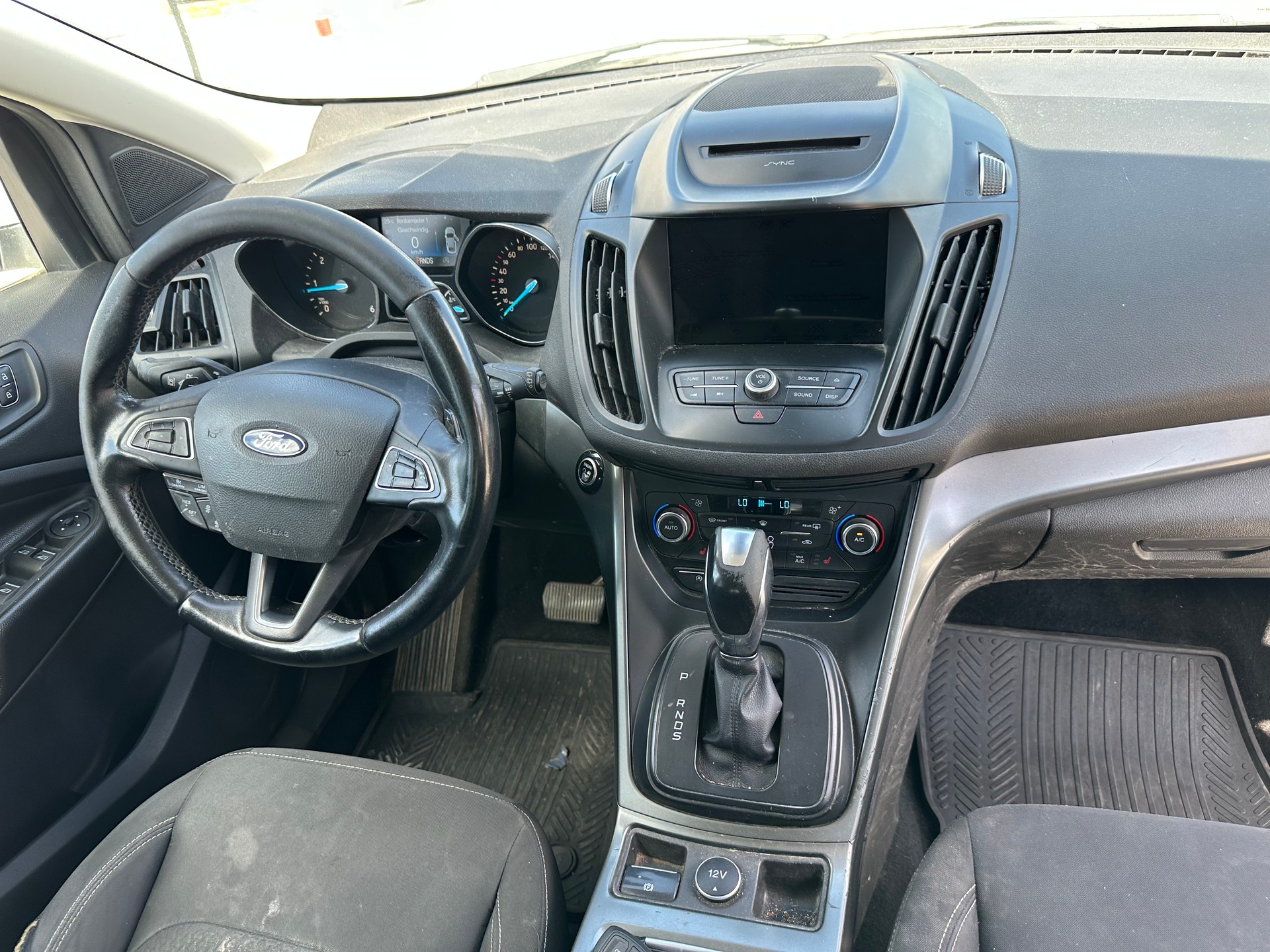 FORD Kuga 2.0 TDCi ST Line 4WD PowerShift-image-5